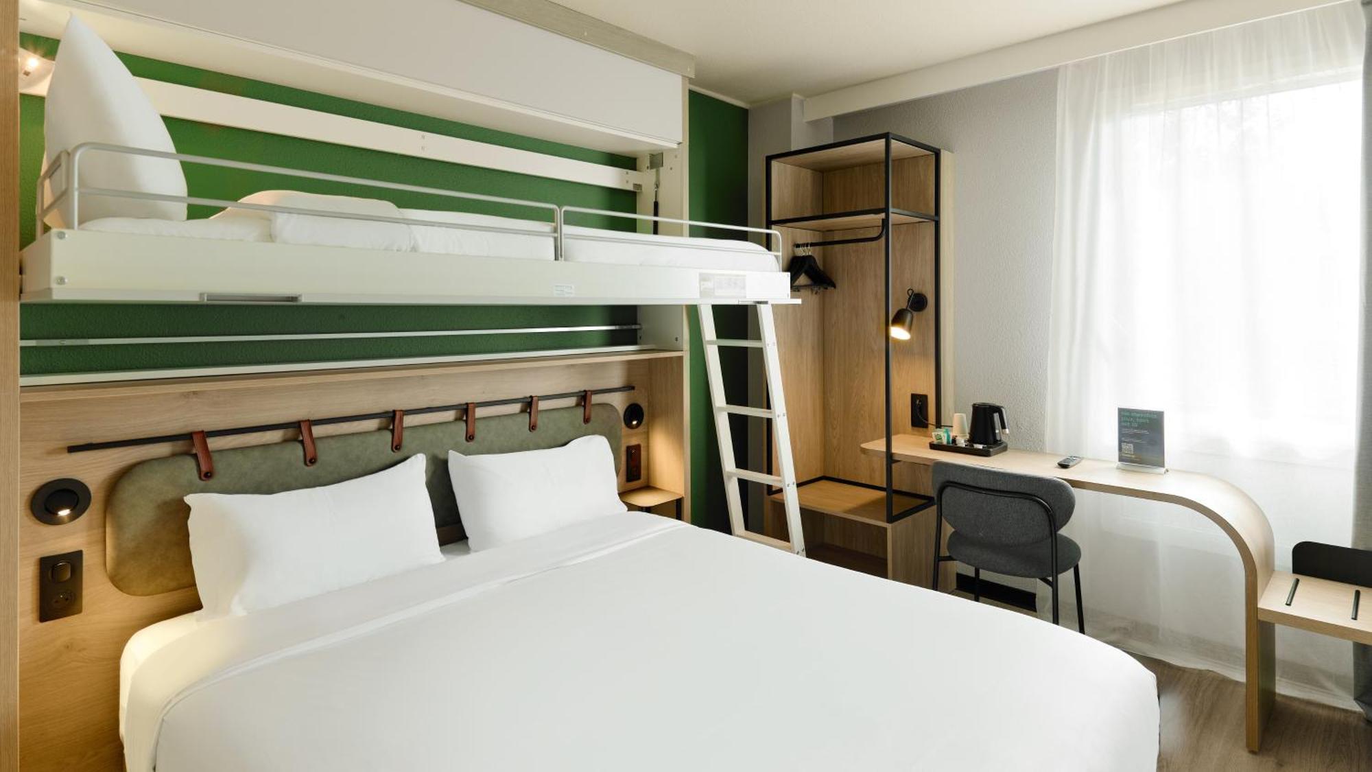 Standard Room 1 Queen Bed 1 Bunk Bed