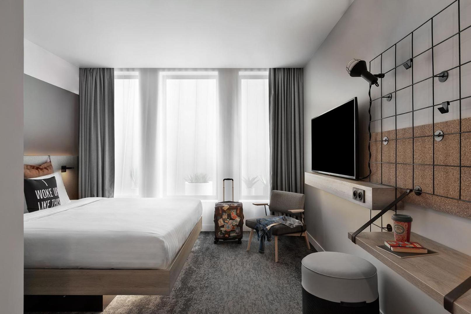 Queen Room