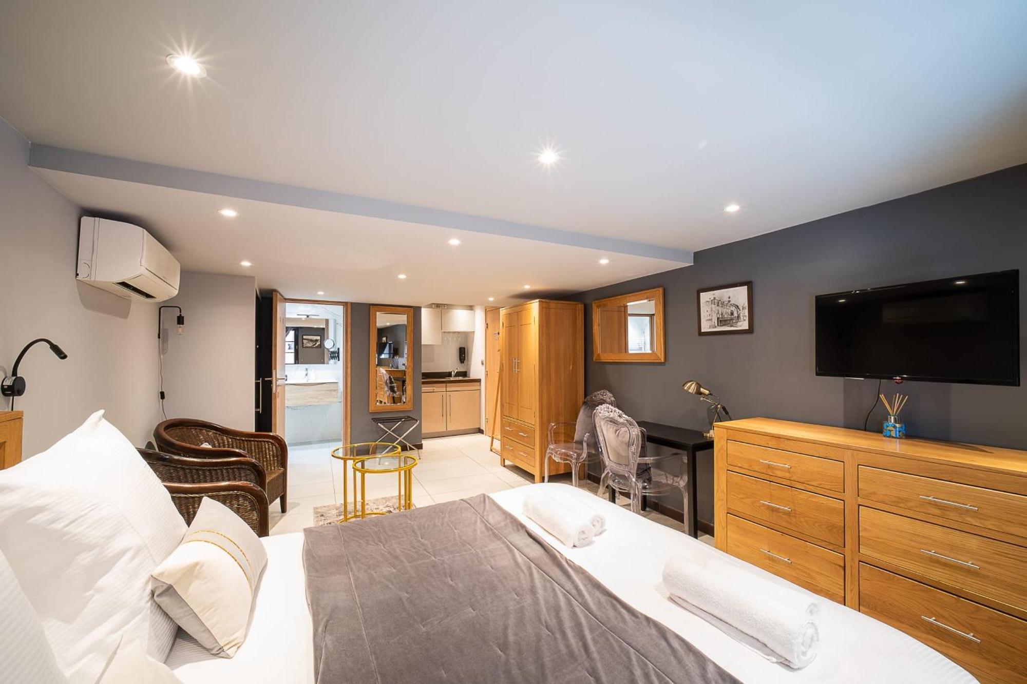 Standard Suite First Floor