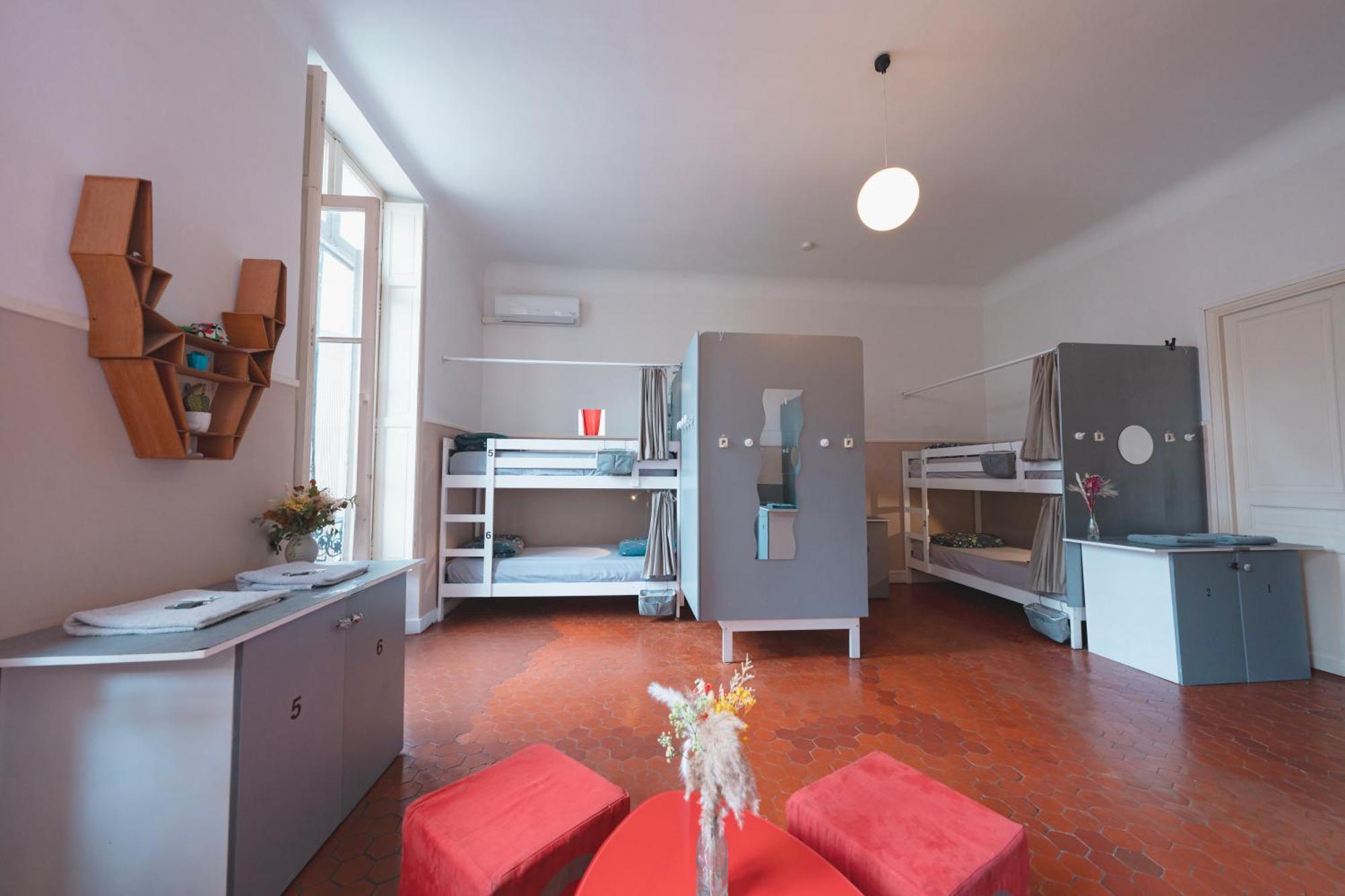 Bed 8-Bed Mixed Dormitory Room