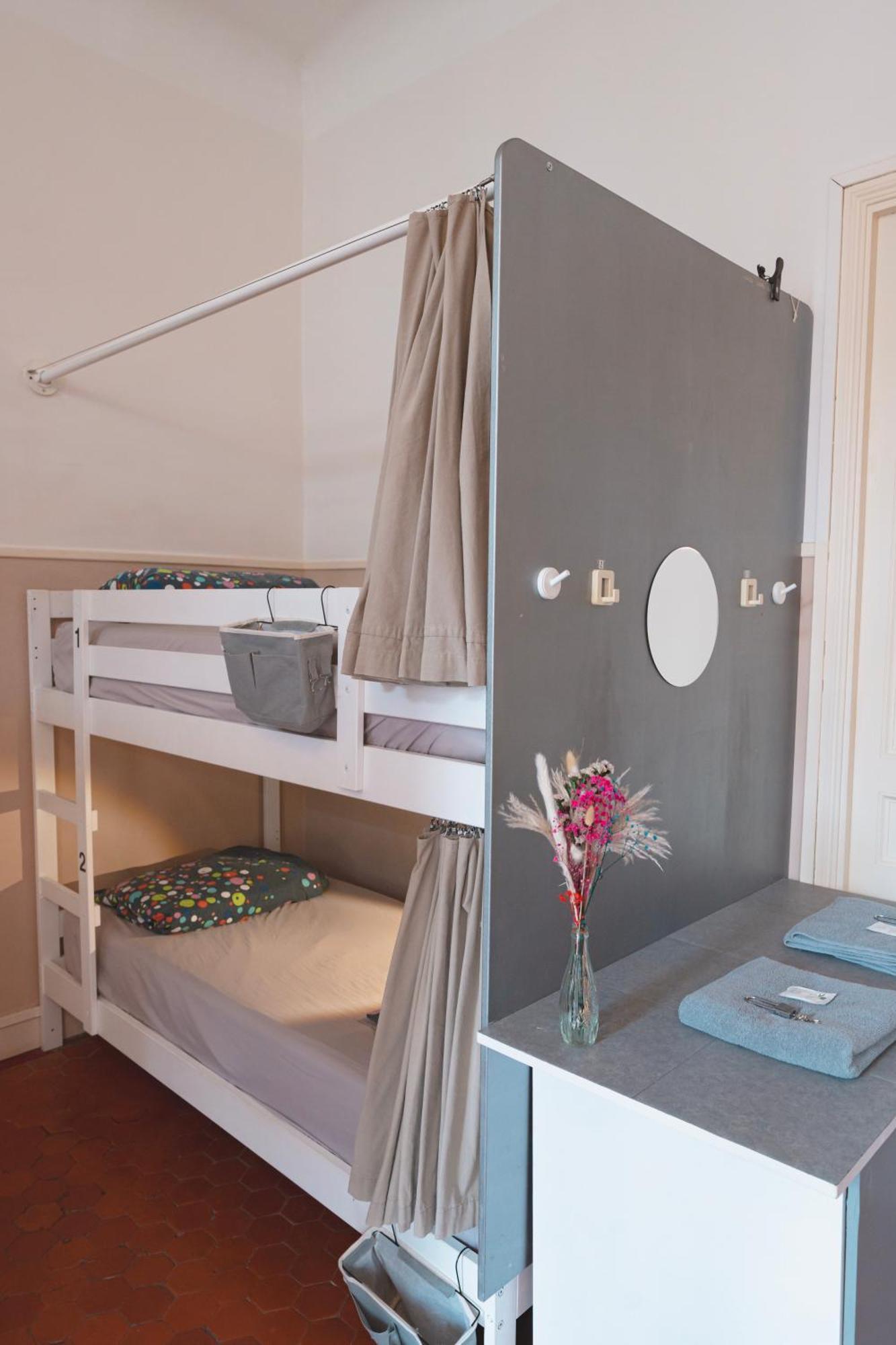 Bed 8-Bed Mixed Dormitory Room
