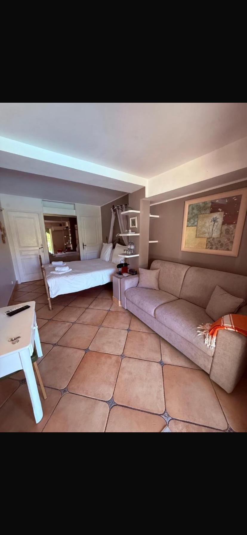 Double Room Private Bathroom