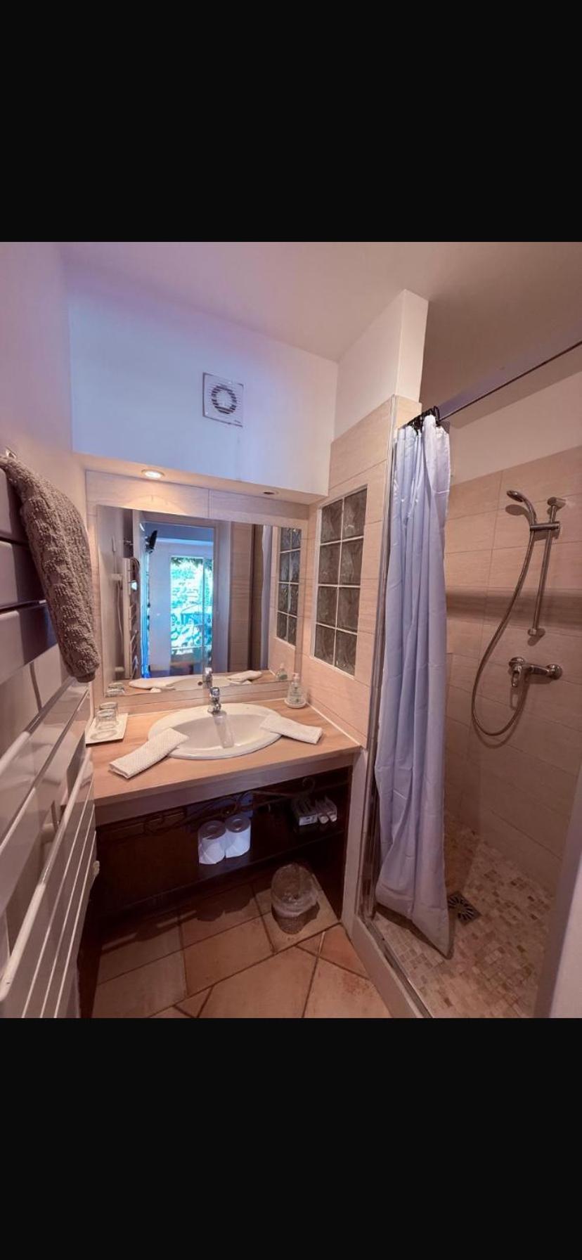 Double Room Private Bathroom