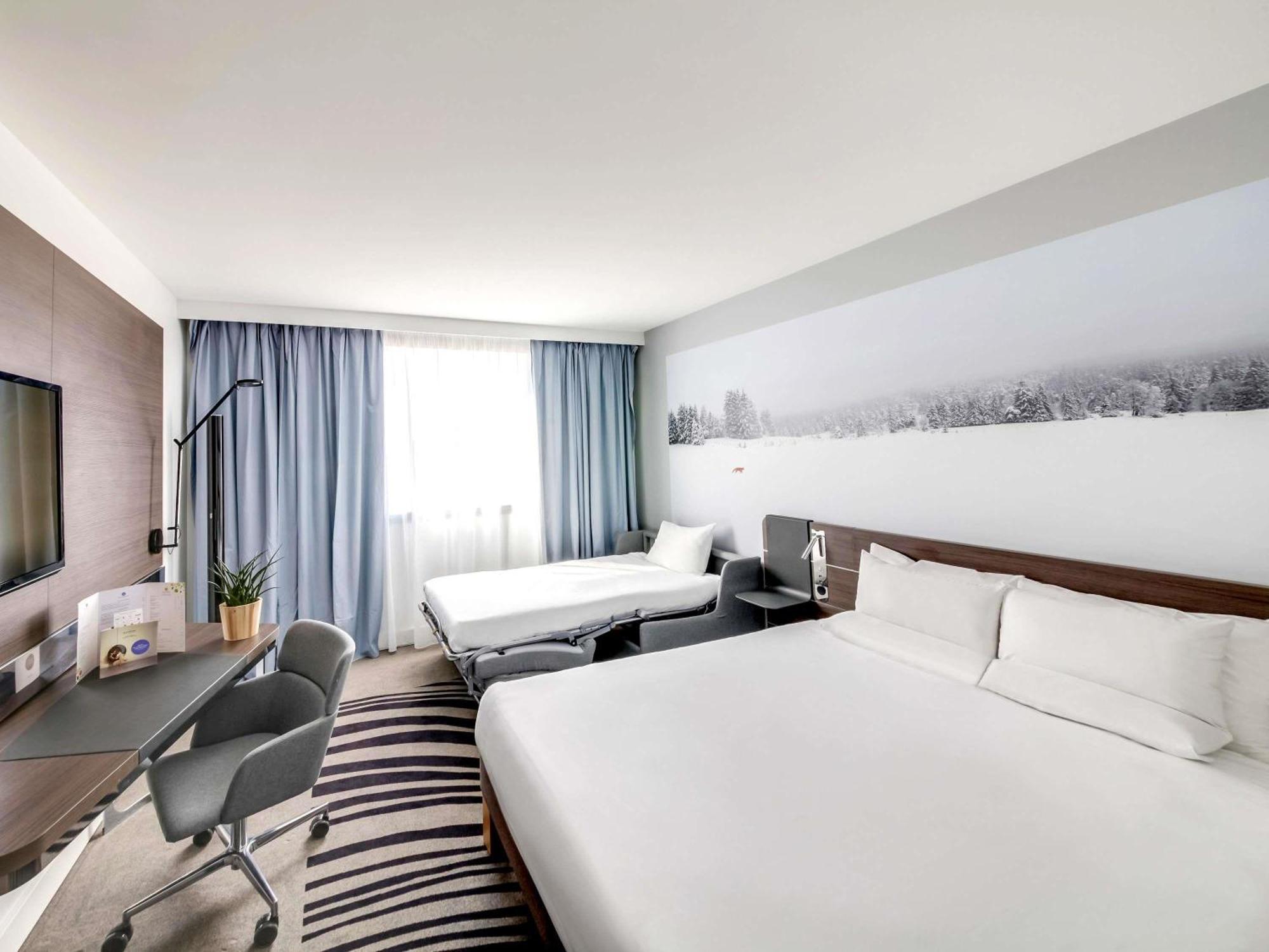 Executive Room with One Double Bed and One Single Sofa Bed,1704832465:JPEG