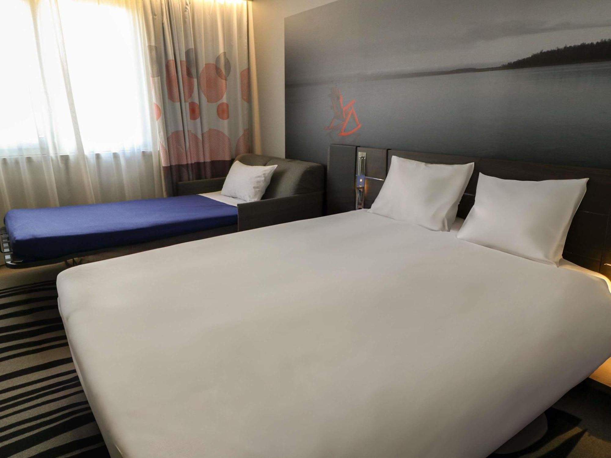 Classic Double Room with Single Sofa,1704900339:JPEG