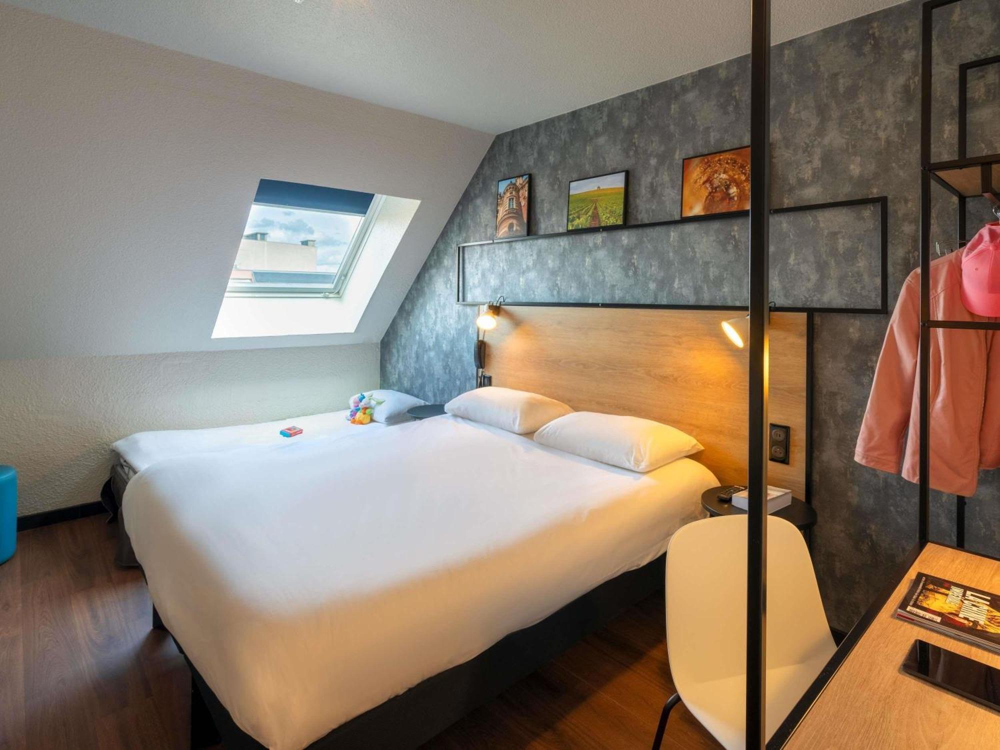 Triple Room Double bed Single Bed,1704919358:JPEG
