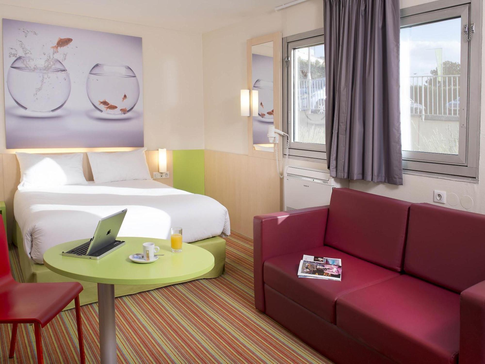 Standard Family Suite One Double Bed Twin Beds
