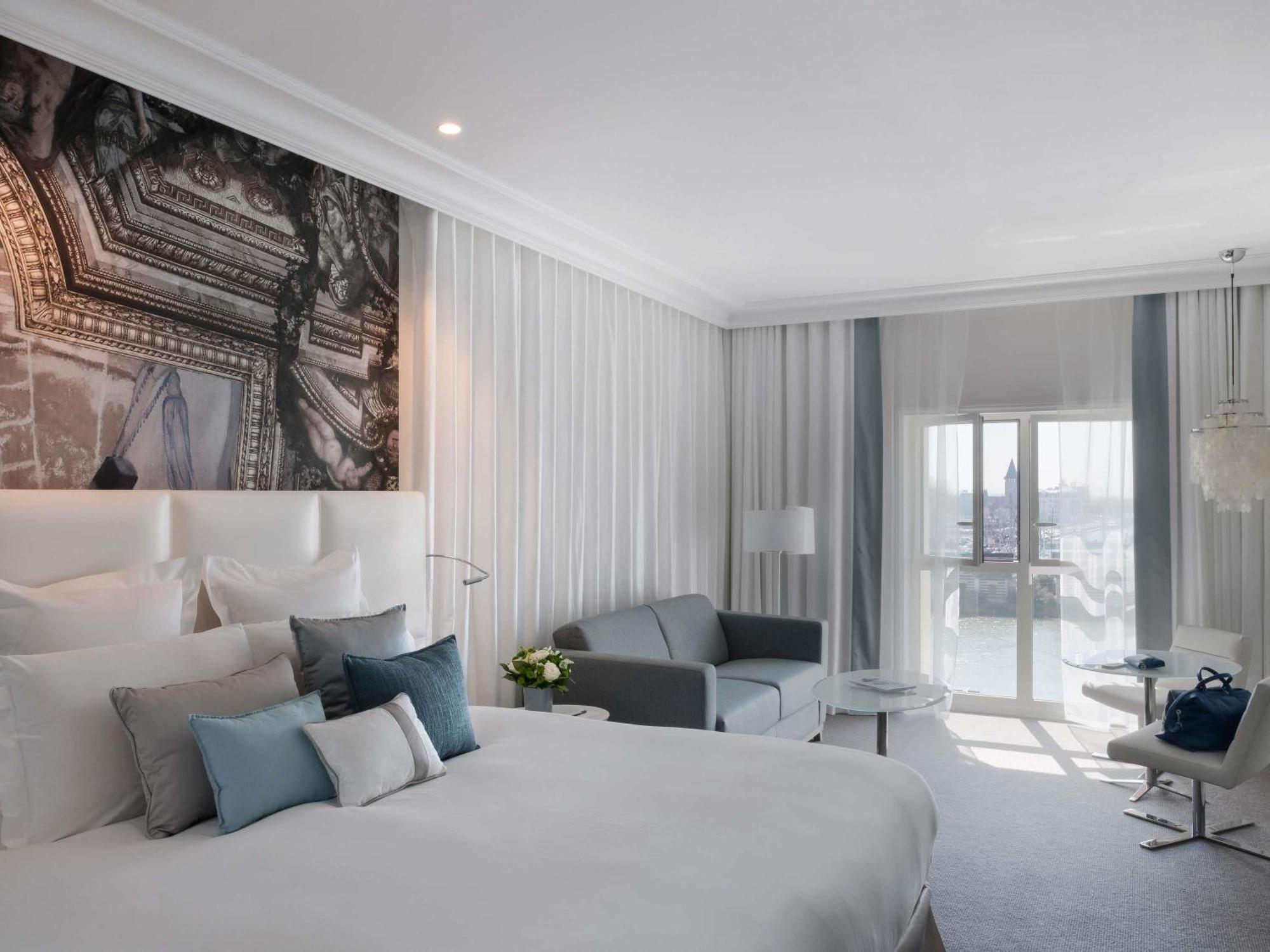 Chambre Deluxe avec 1 Lit Queen-Size ou 2 Lits Simples - Vue sur Mer ou Port