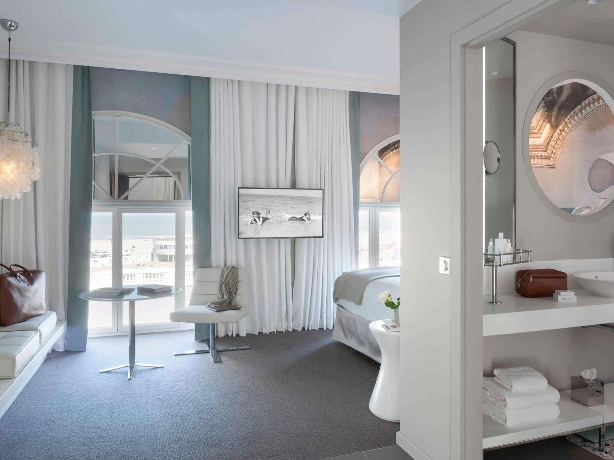 Classic Queen or Twin Room Partial Sea or Port View