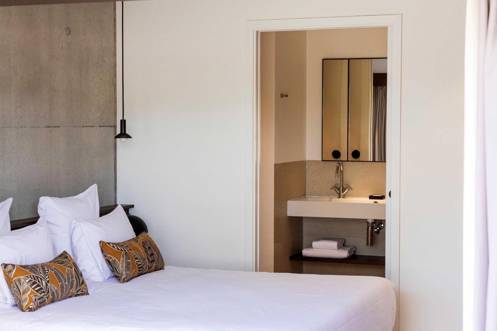Superior Room,1705145877:JPEG