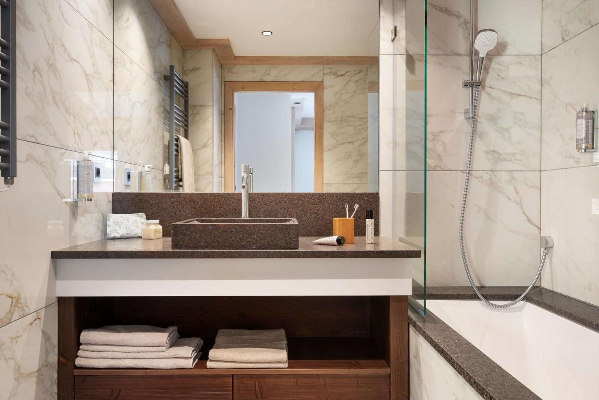 One bedroom apartment Spa Access