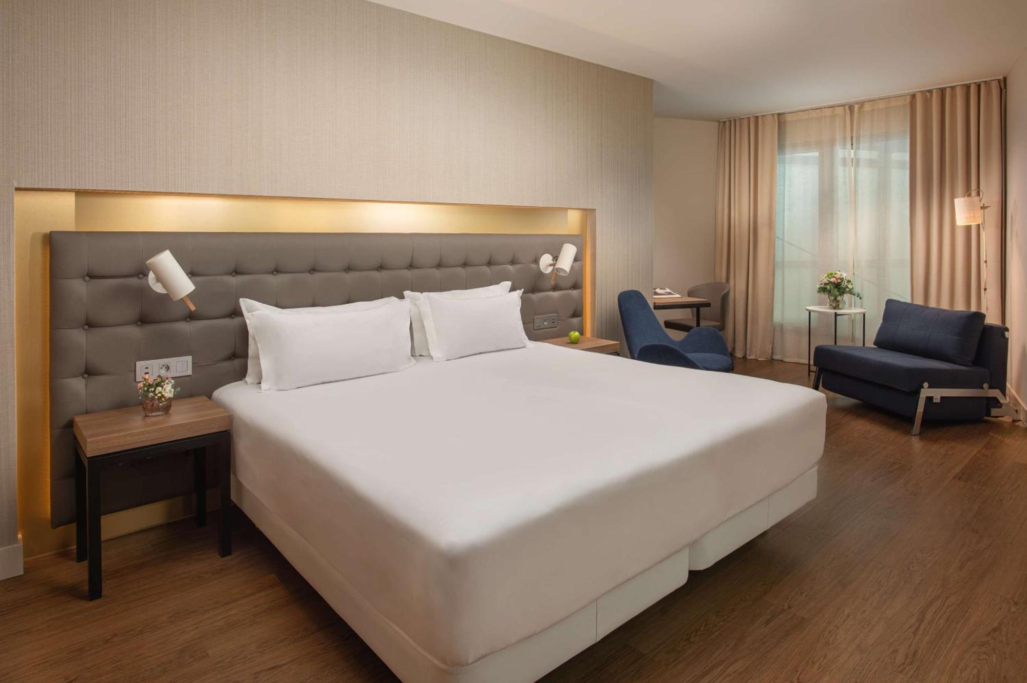 Deluxe Double or Twin Room with Extra Beds (3 Adults + 1 Child)