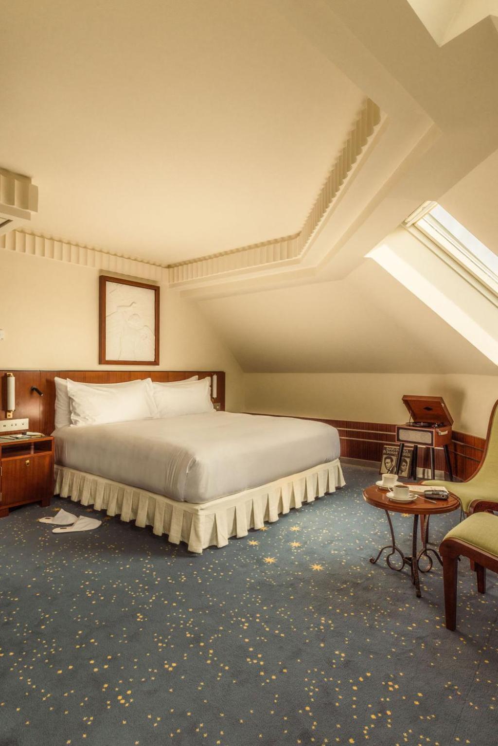Deluxe Room,1576691876:JPEG