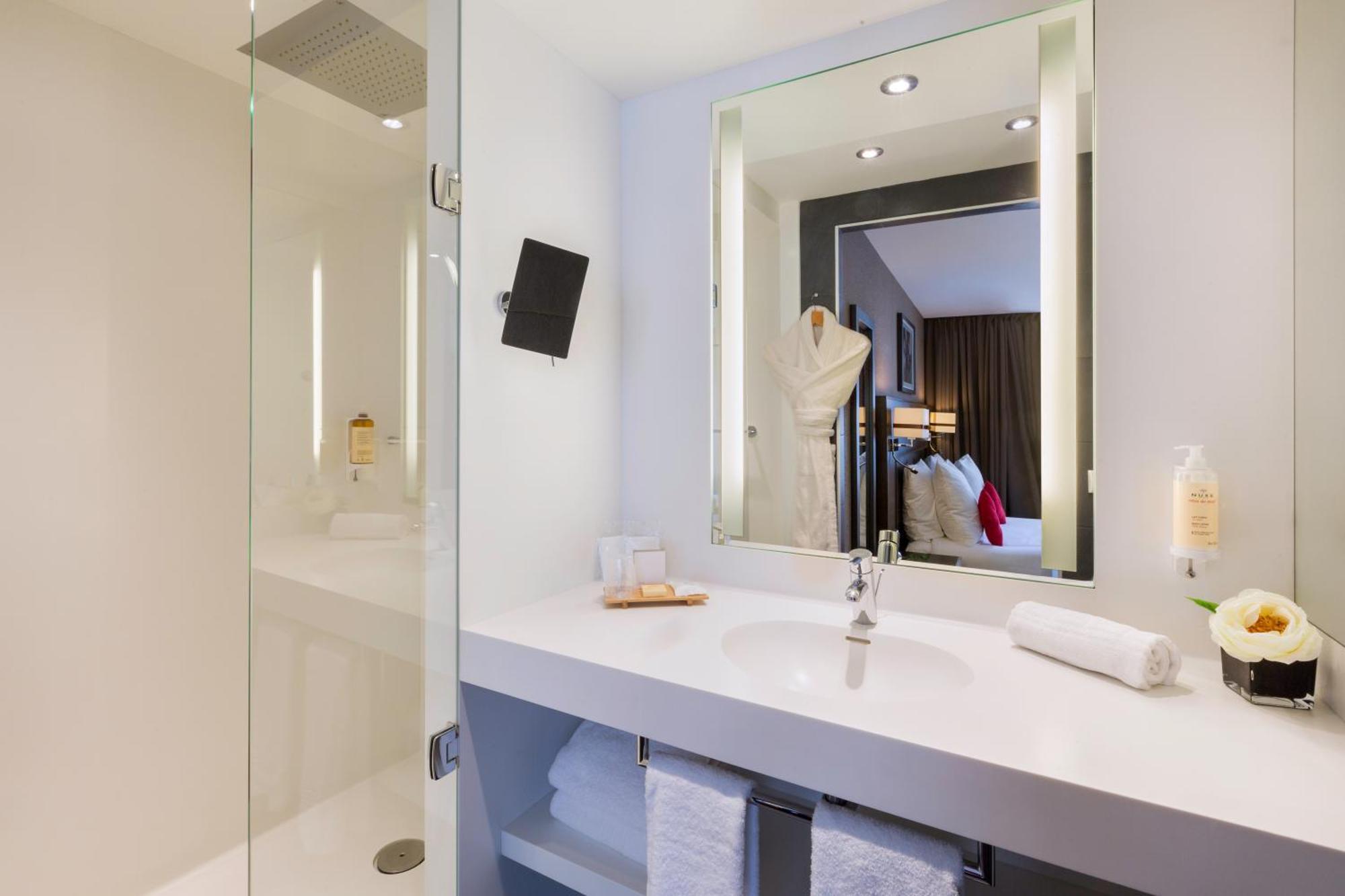 Comfort Queen Room