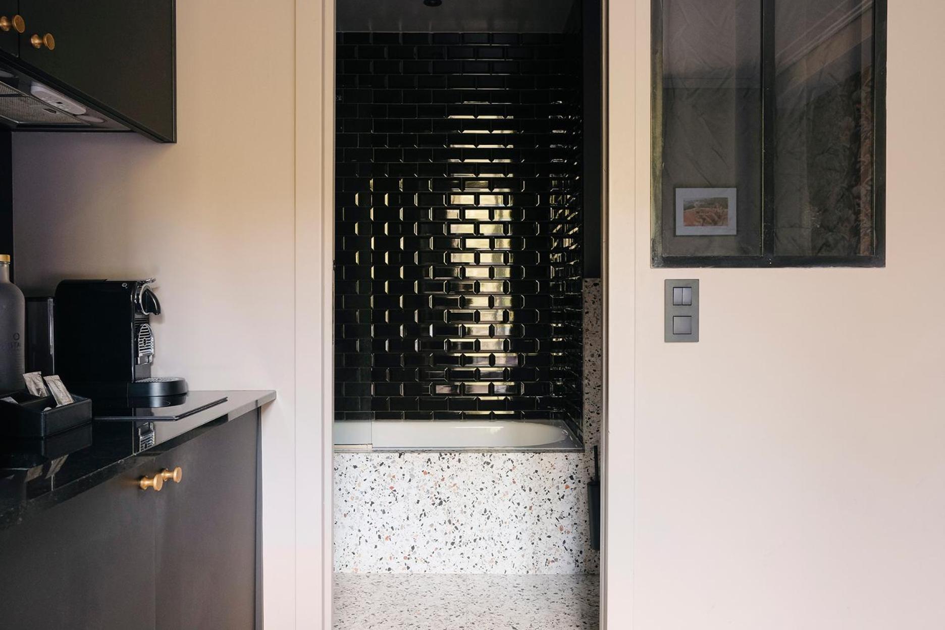 Deluxe Room,1747085473:JPEG