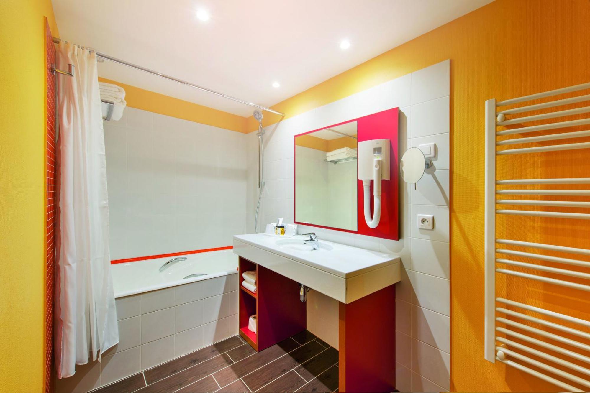 Room Studio Spa Pool Access Not