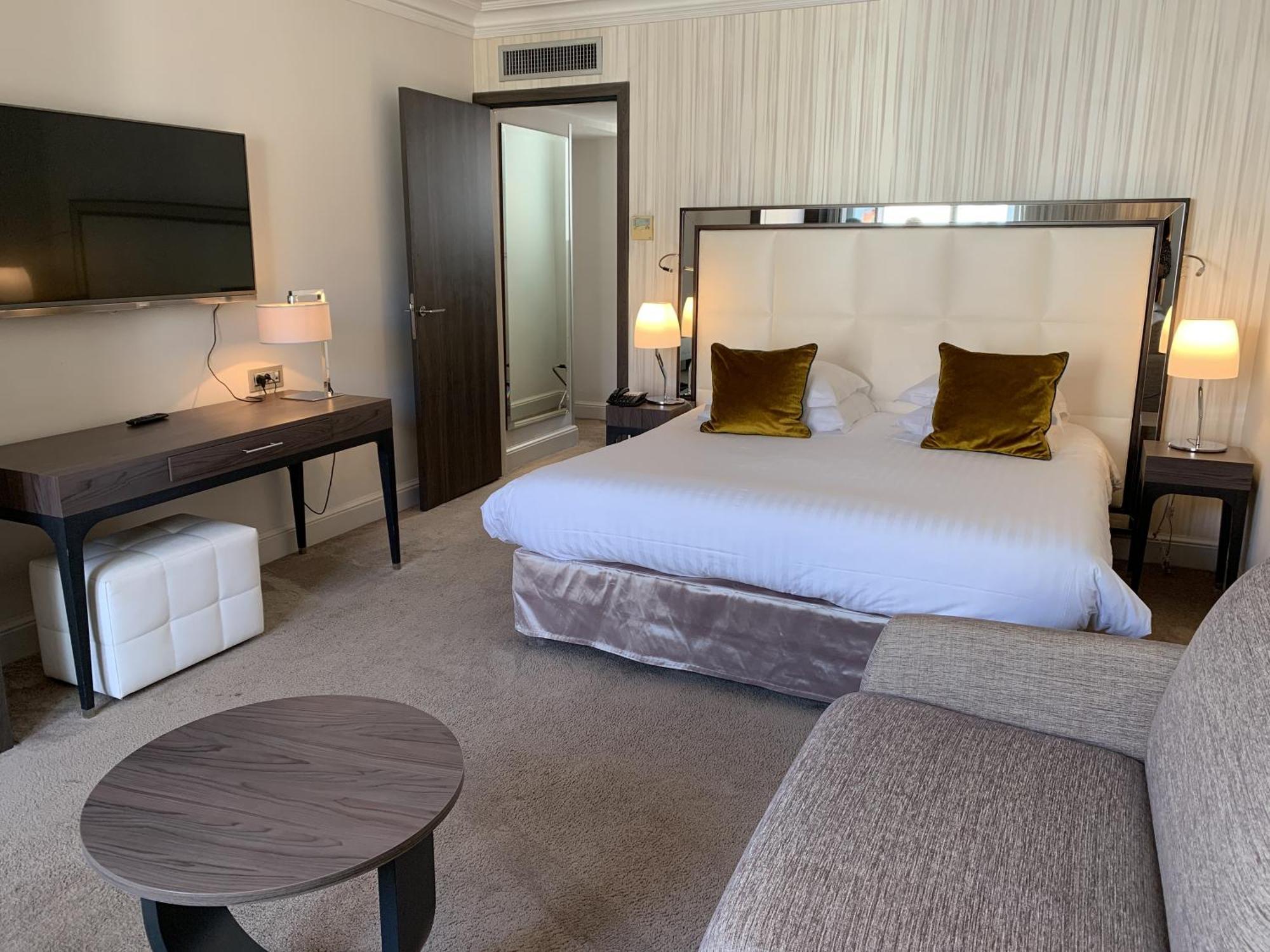 Junior Suite Street