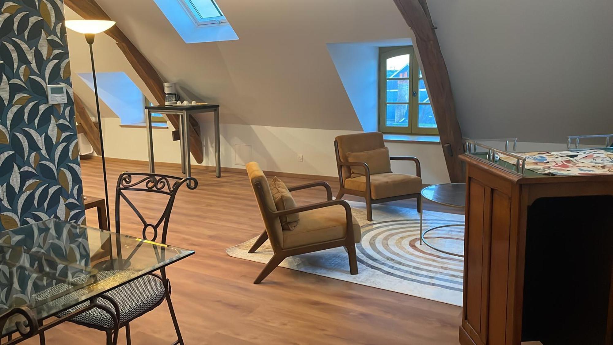 Two-Bedroom Apartment City View