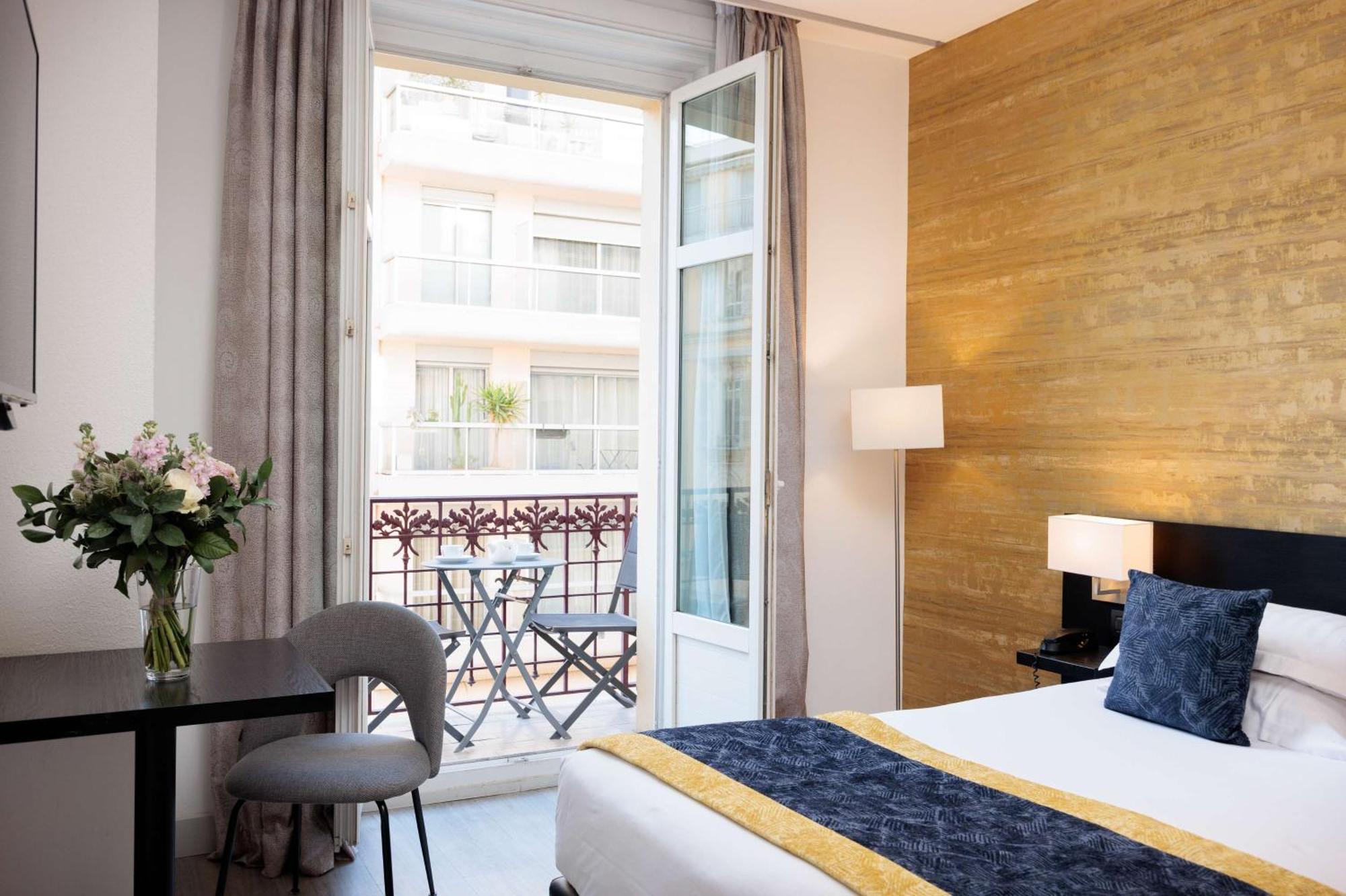 Deluxe King Room Balcony