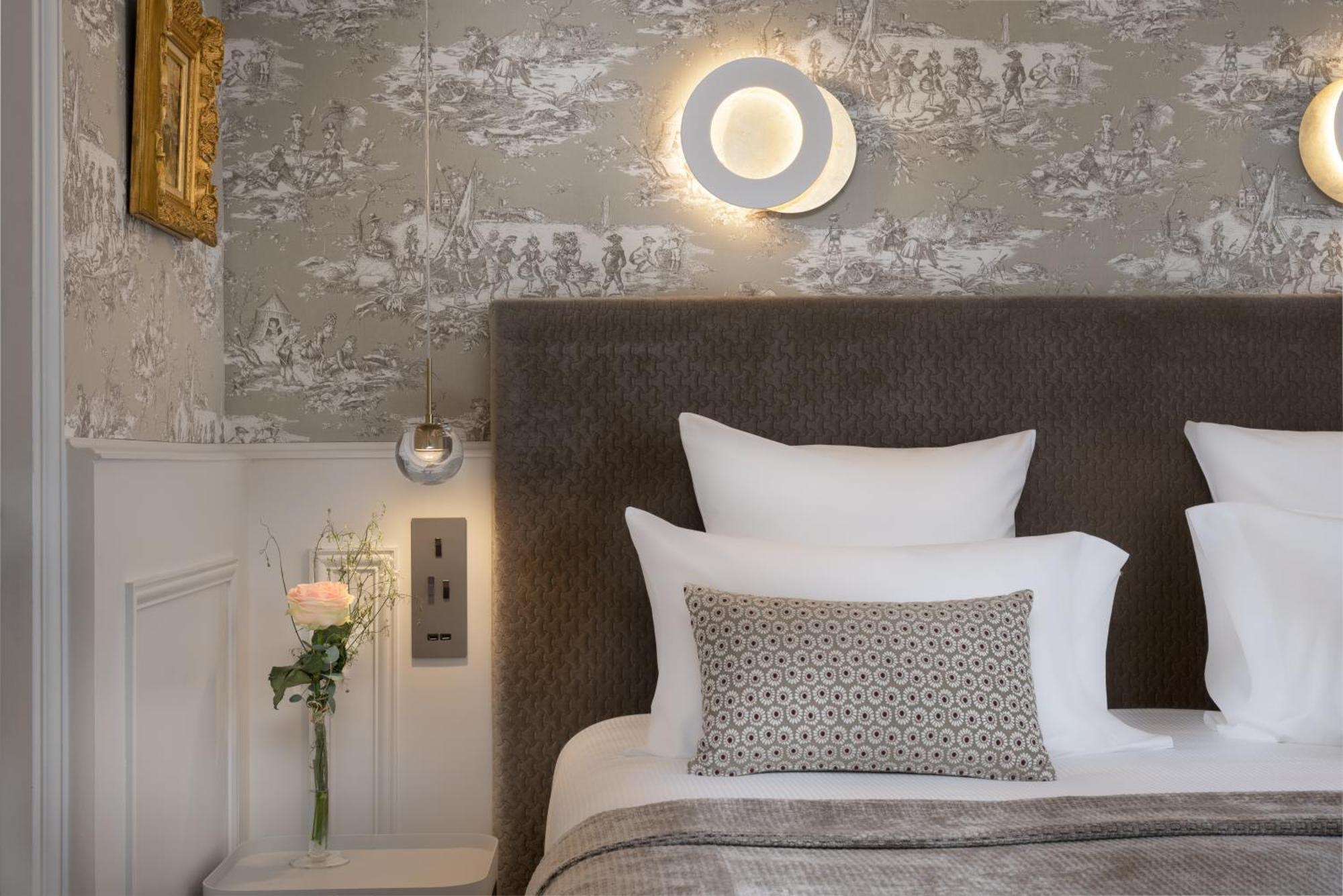 Deluxe Room,1709751833:JPEG