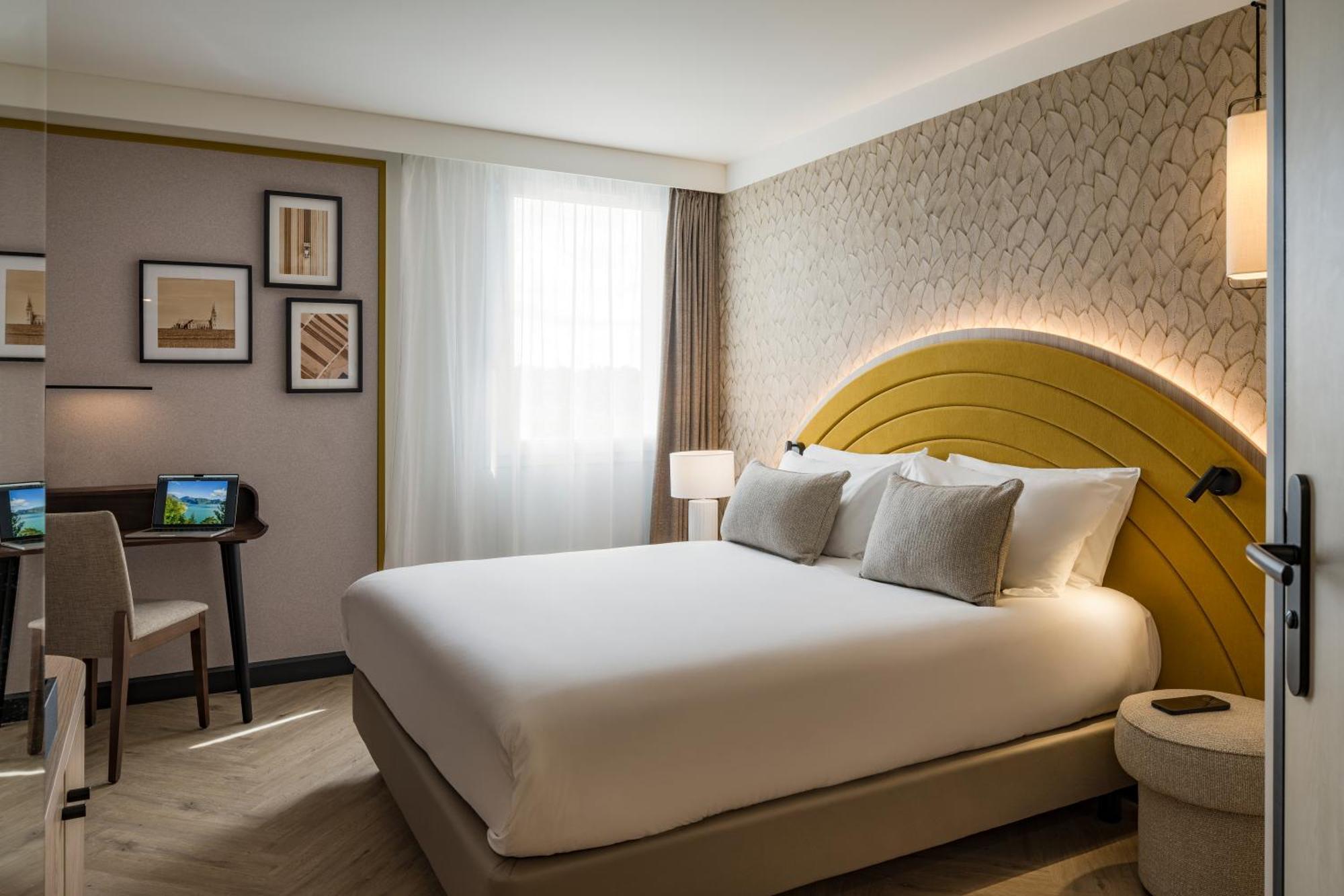 Double Room,1710587516:JPEG