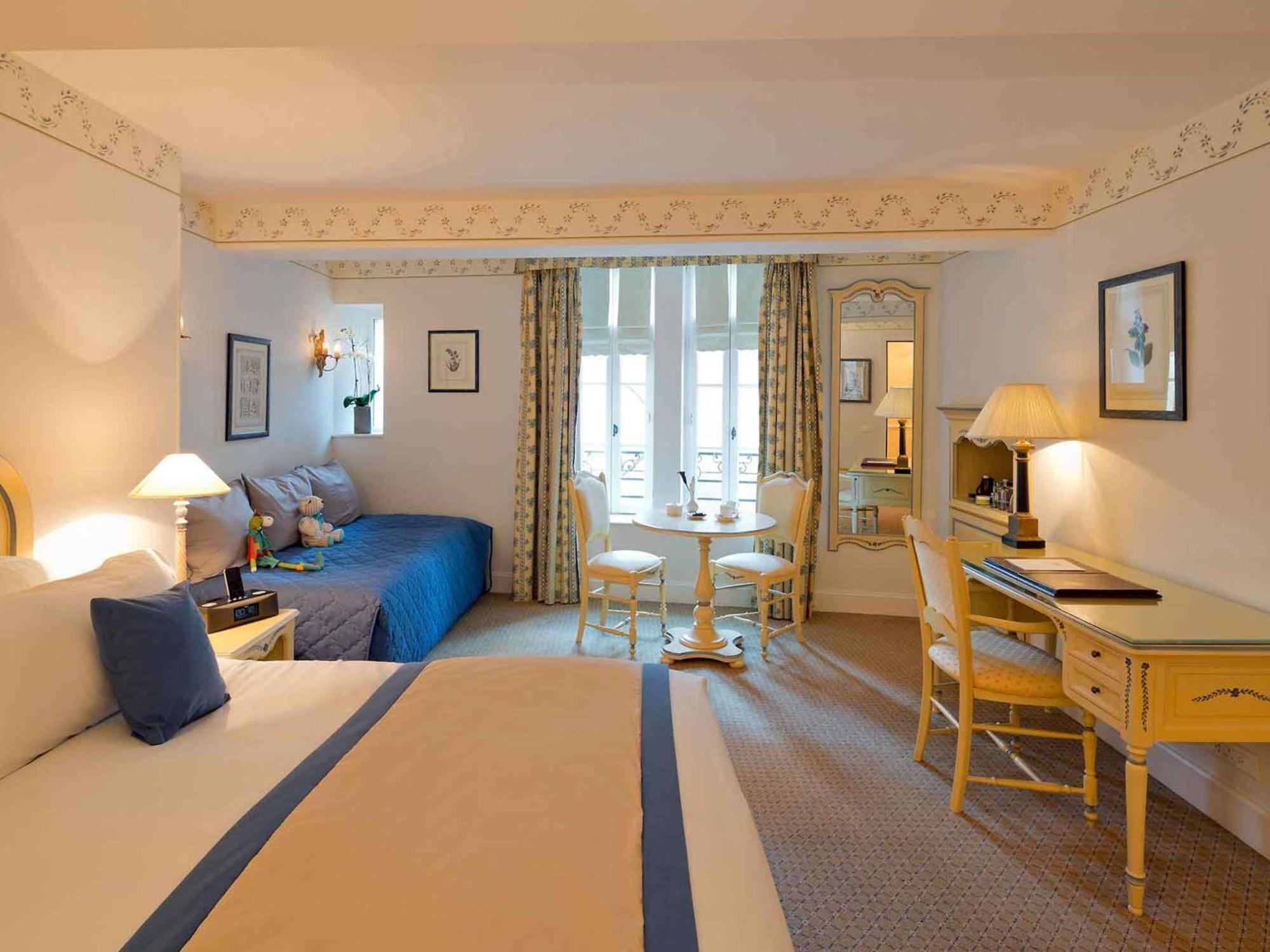 Family Room with One Double and Two Single Beds,1716978153:JPEG