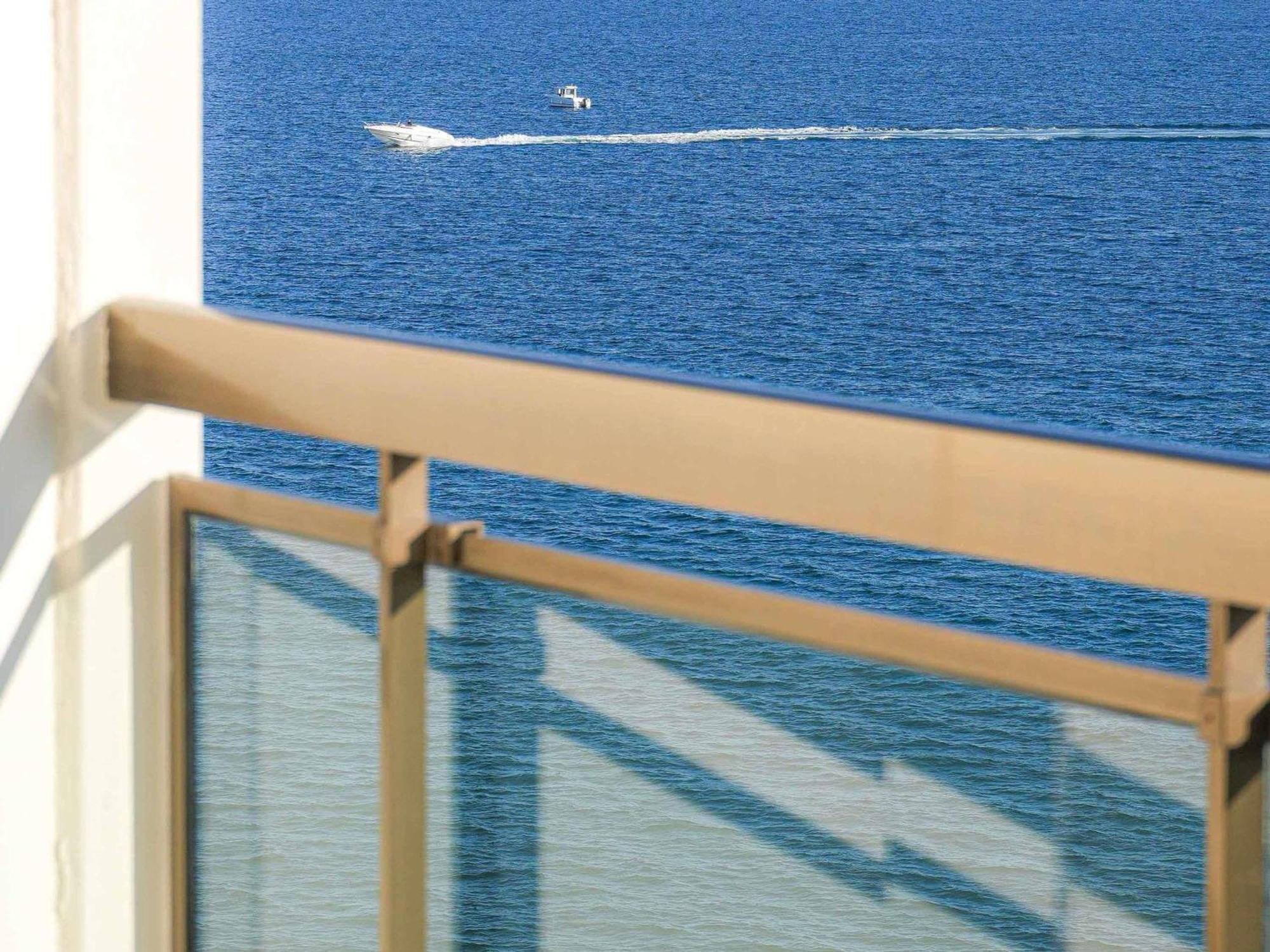 Suite Supérieure avec 1 Lit King-Size et Terrasses - Vue Panoramique sur Mer et Baie de Cannes