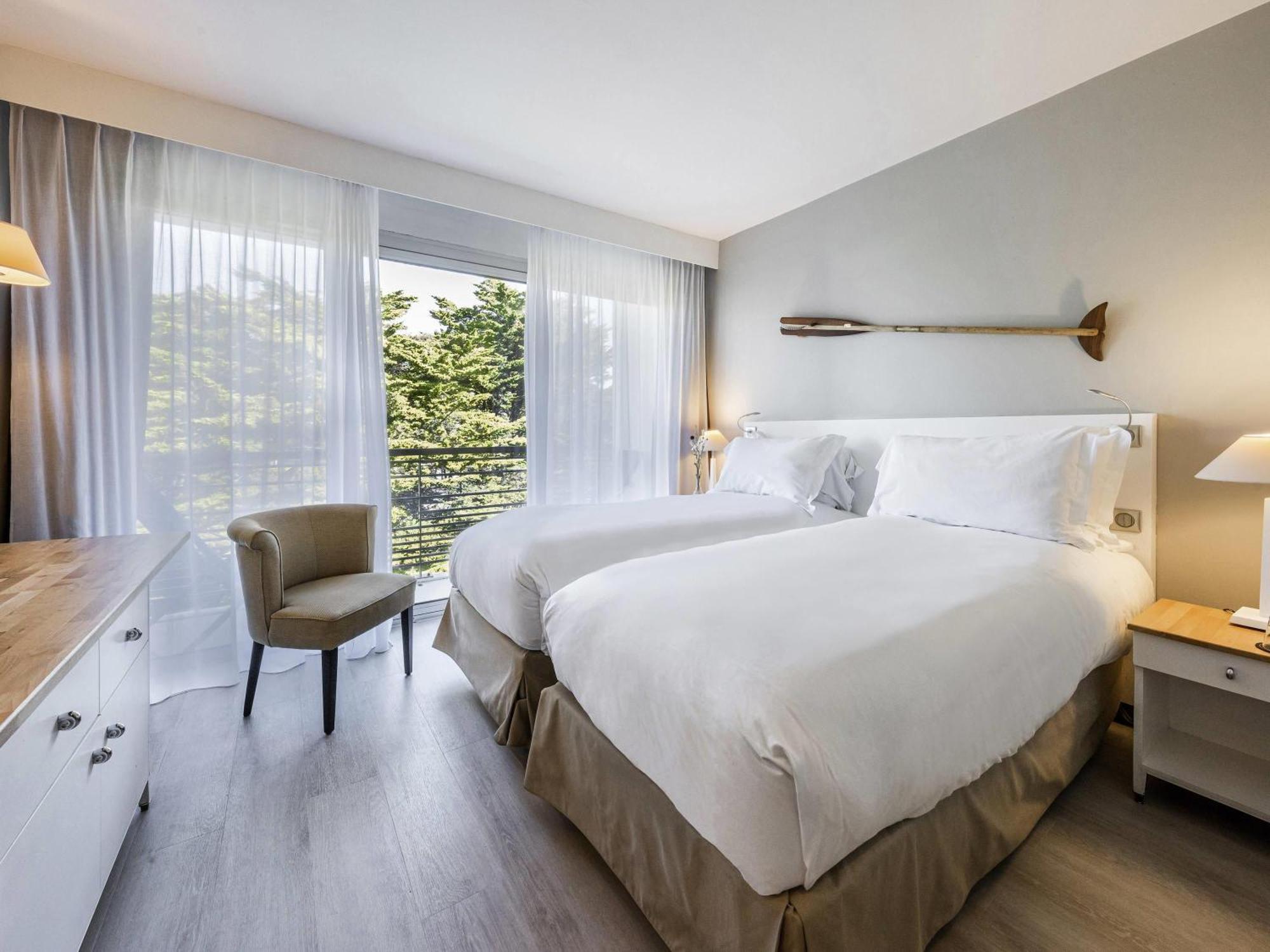 Classic Twin Room Balcony Inland Side