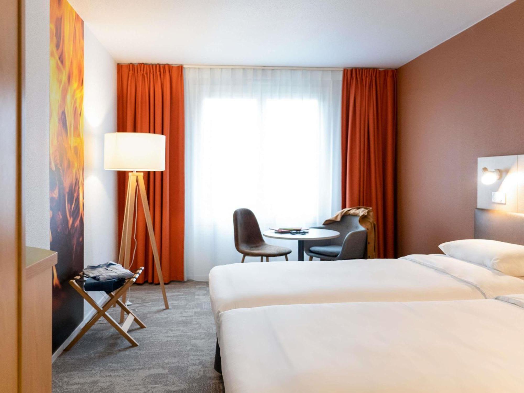 Standard Twin Room,1717002045:JPEG