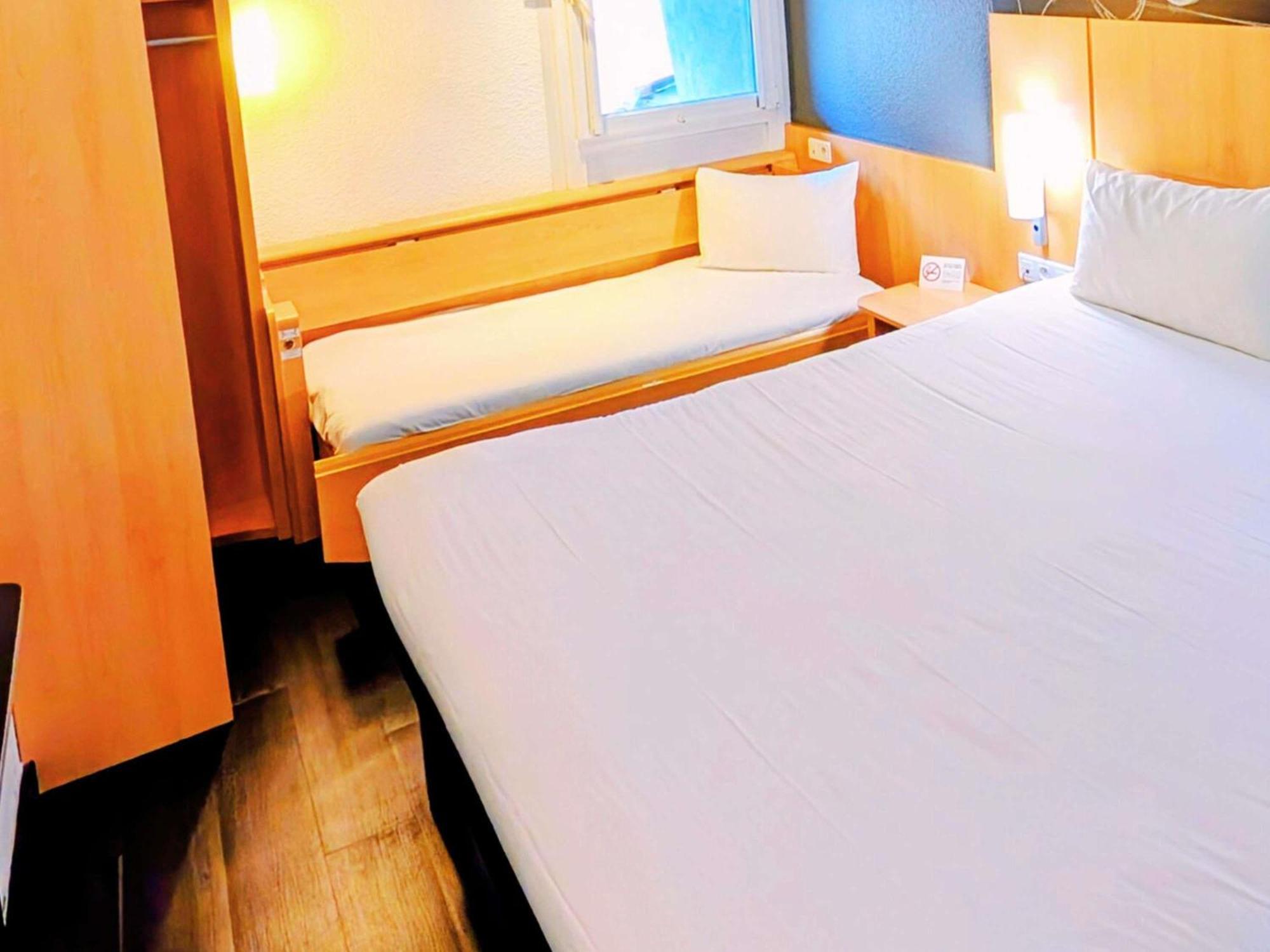Standard Room 1 Double 1 Single Bed