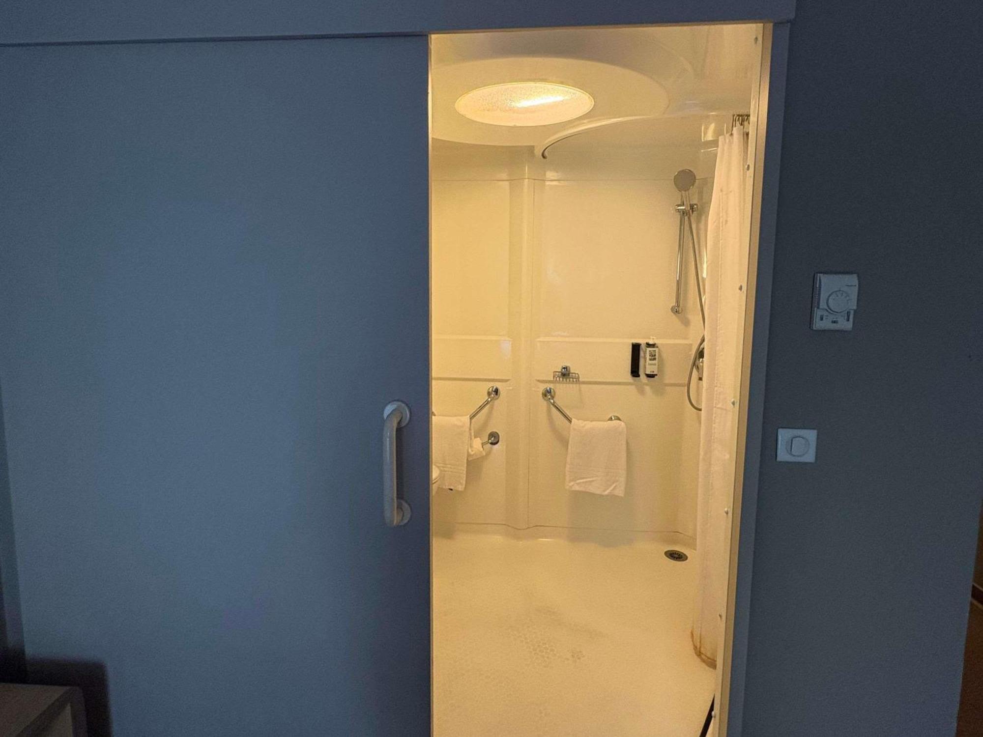 Standard Double Room Disability Access