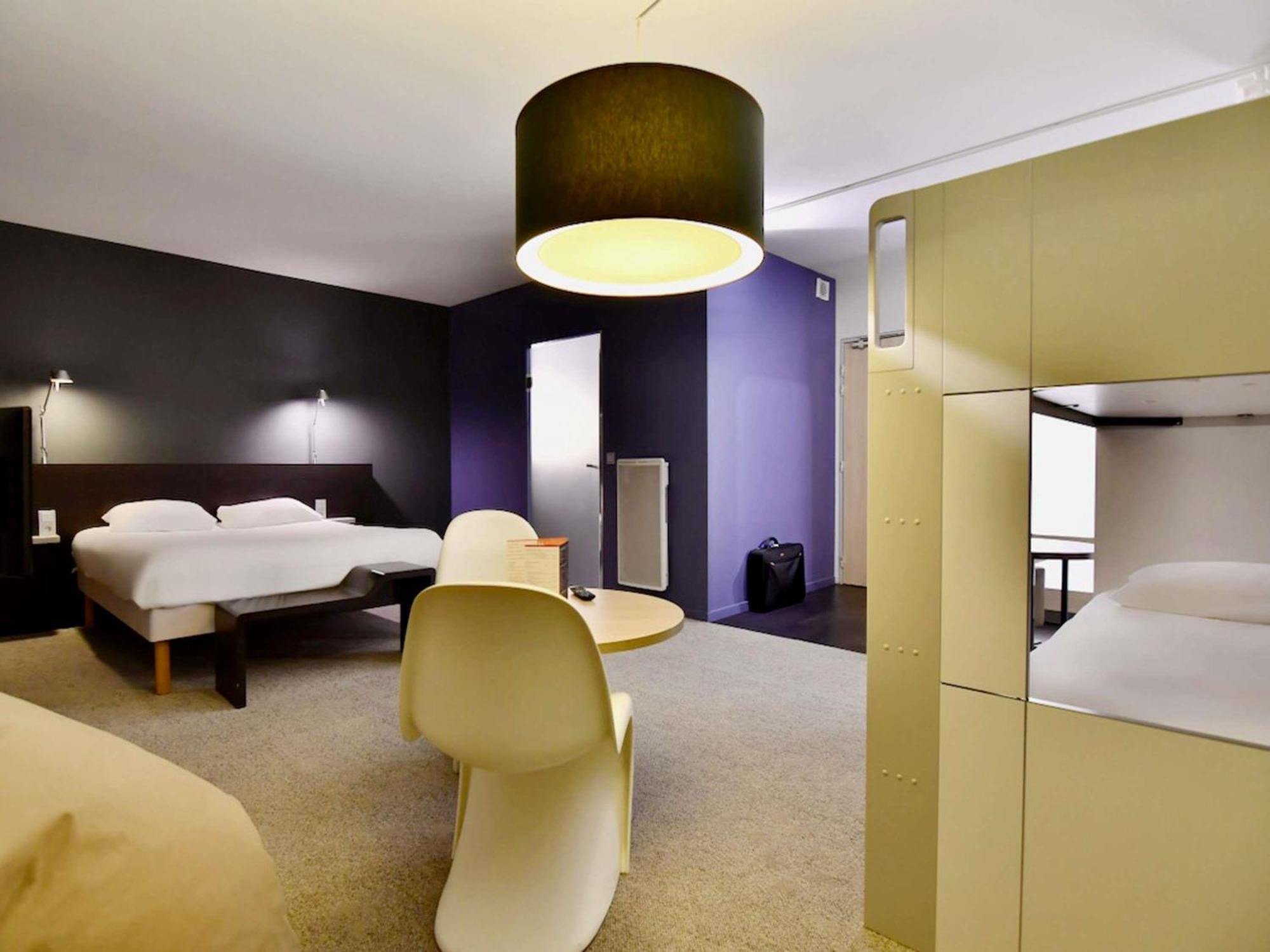 Junior Suite One Double Bed Two Single Beds,1717082429:JPEG