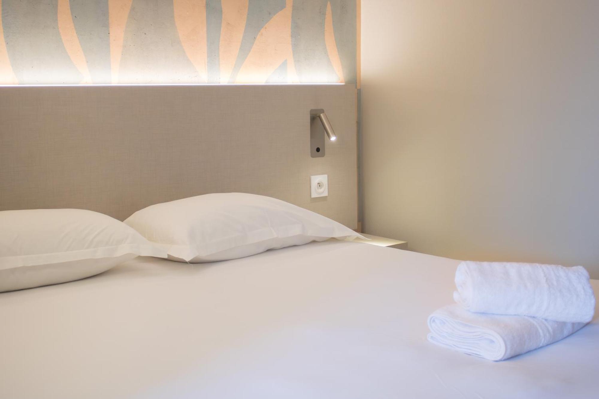 Double Room,1722914115:JPEG