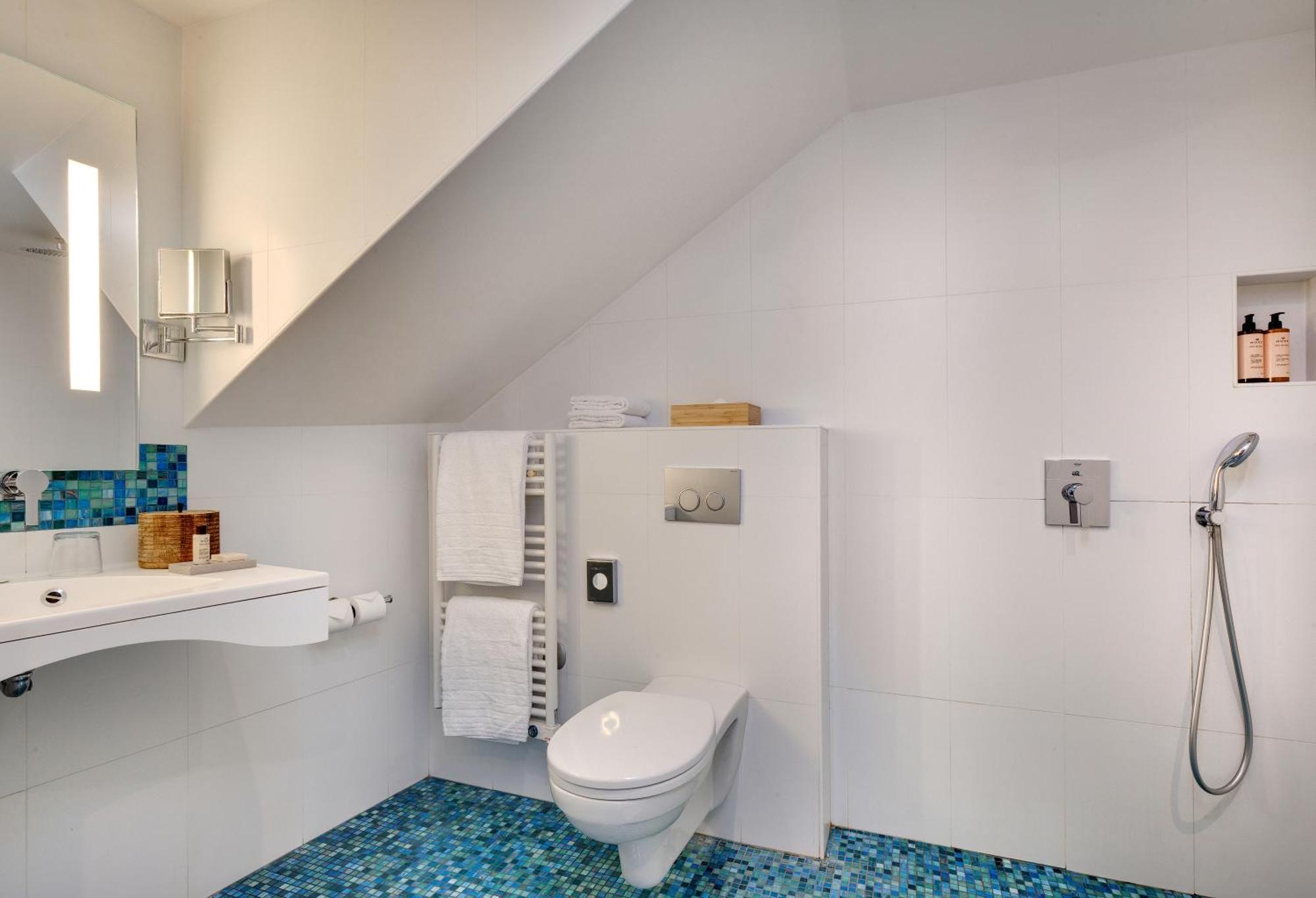 Double Room,1722964241:JPEG