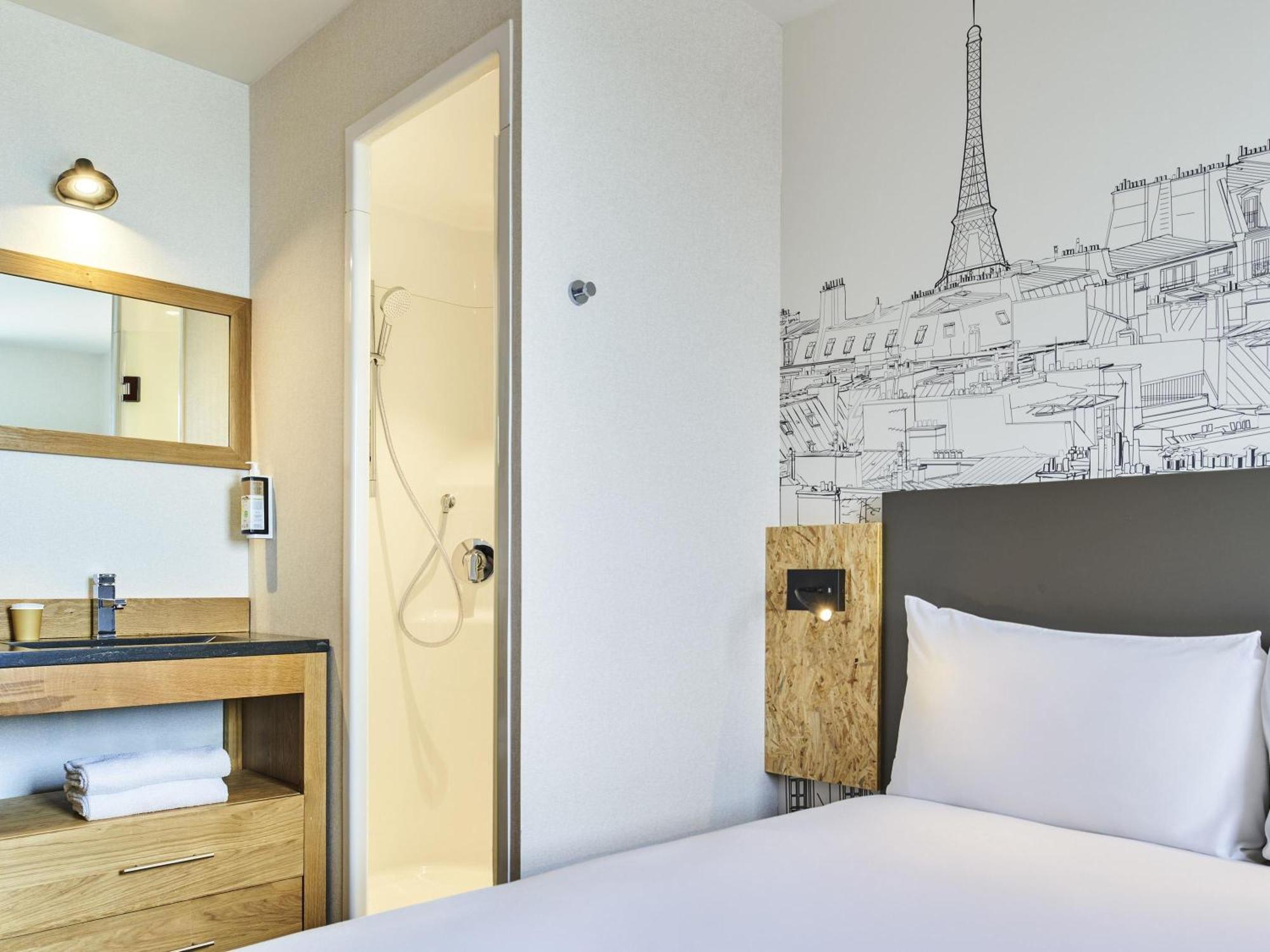 Pop Room with a double bed,1730013175:JPEG