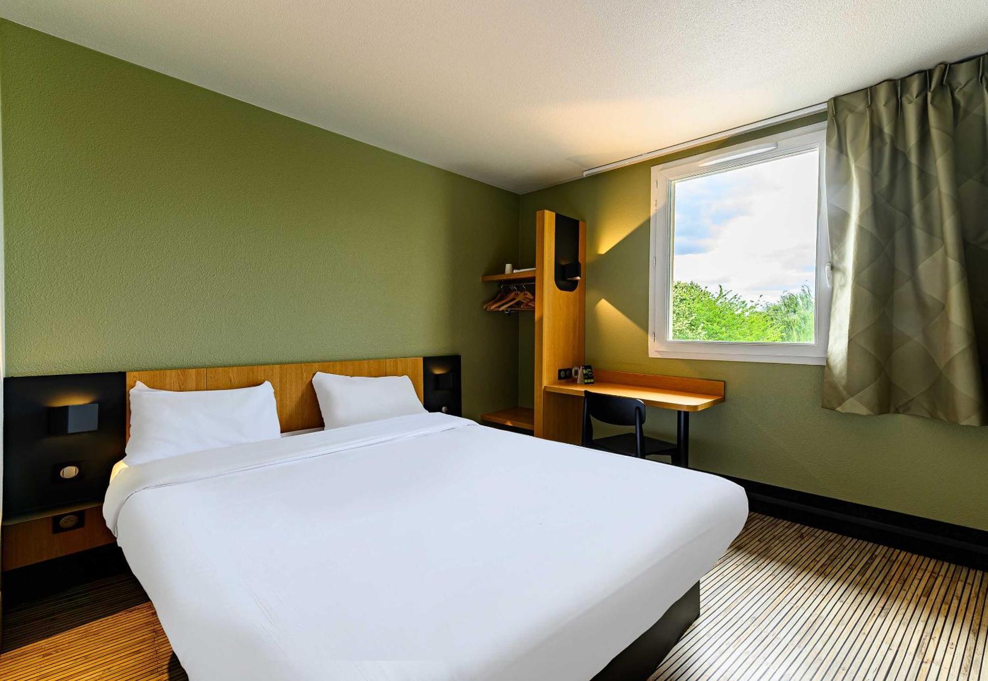 Double Room,1730064918:JPEG