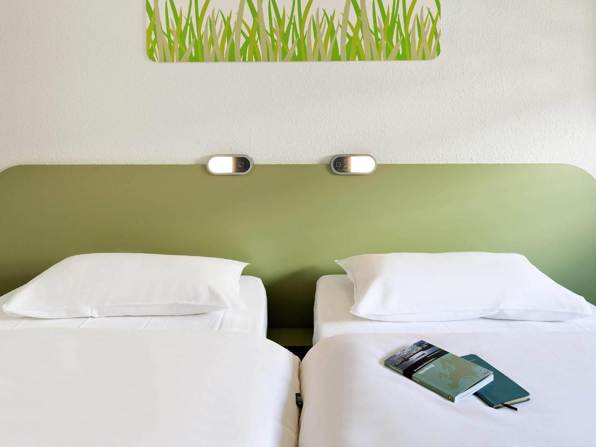 Tweepersoonskamer met 2 Aparte Bedden