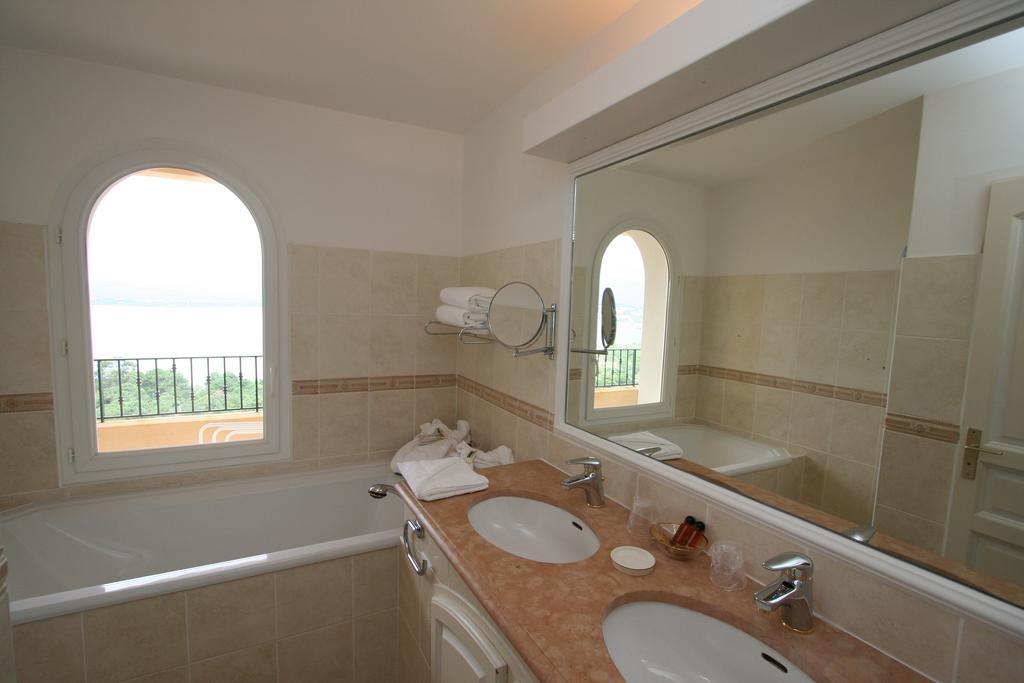 Suite mit 1 Doppelbett oder 2 Einzelbetten und Meerblick