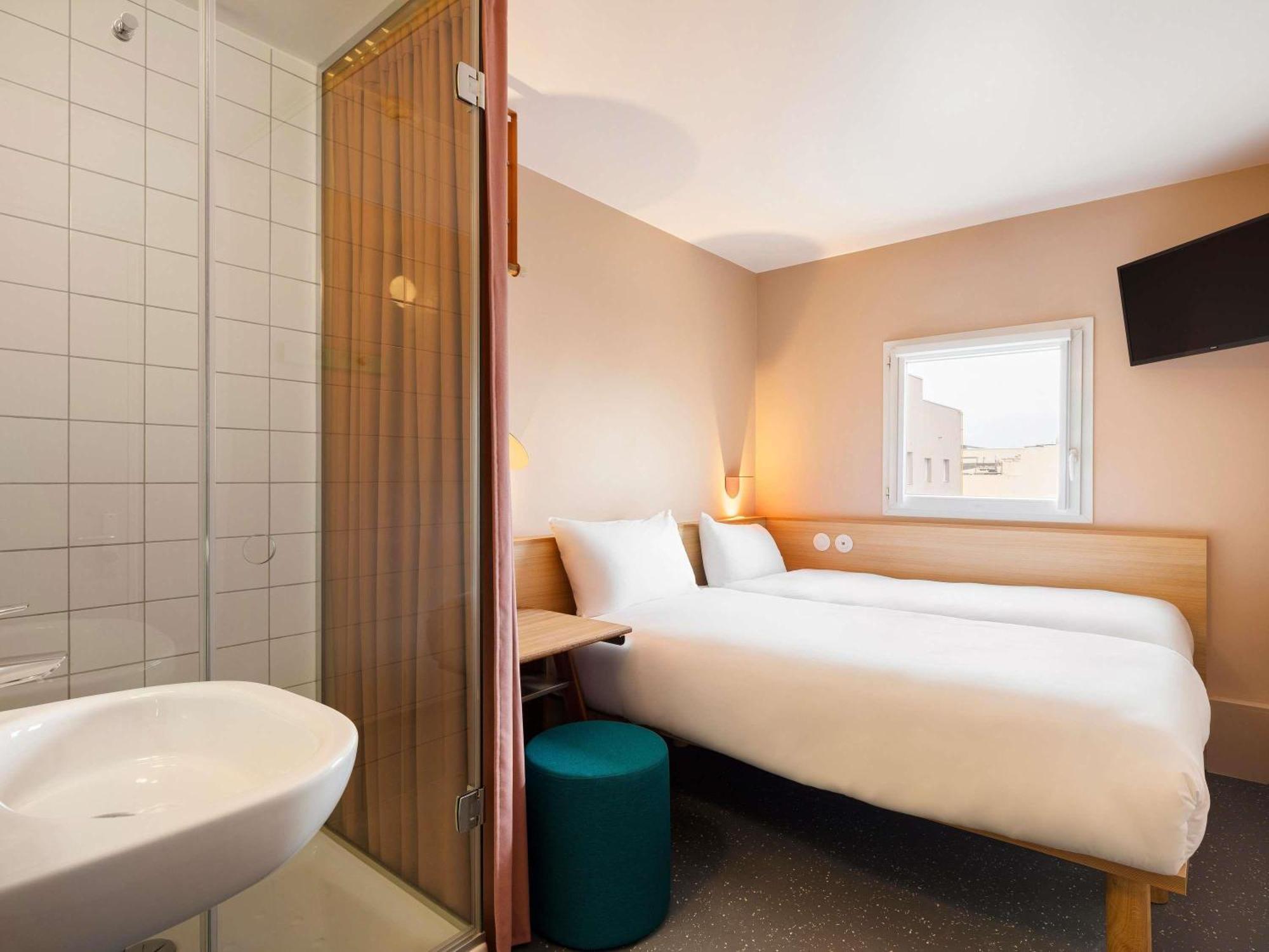 POP Twin Room