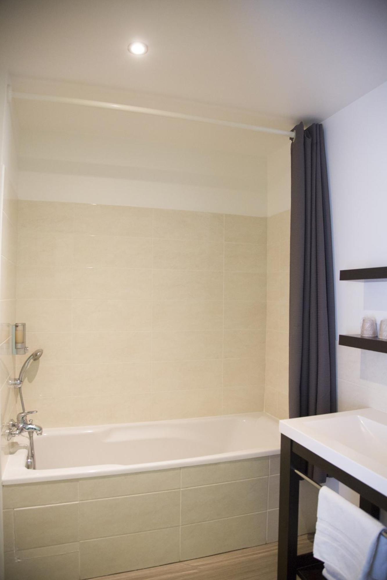 Twin Room,1215394951:JPEG