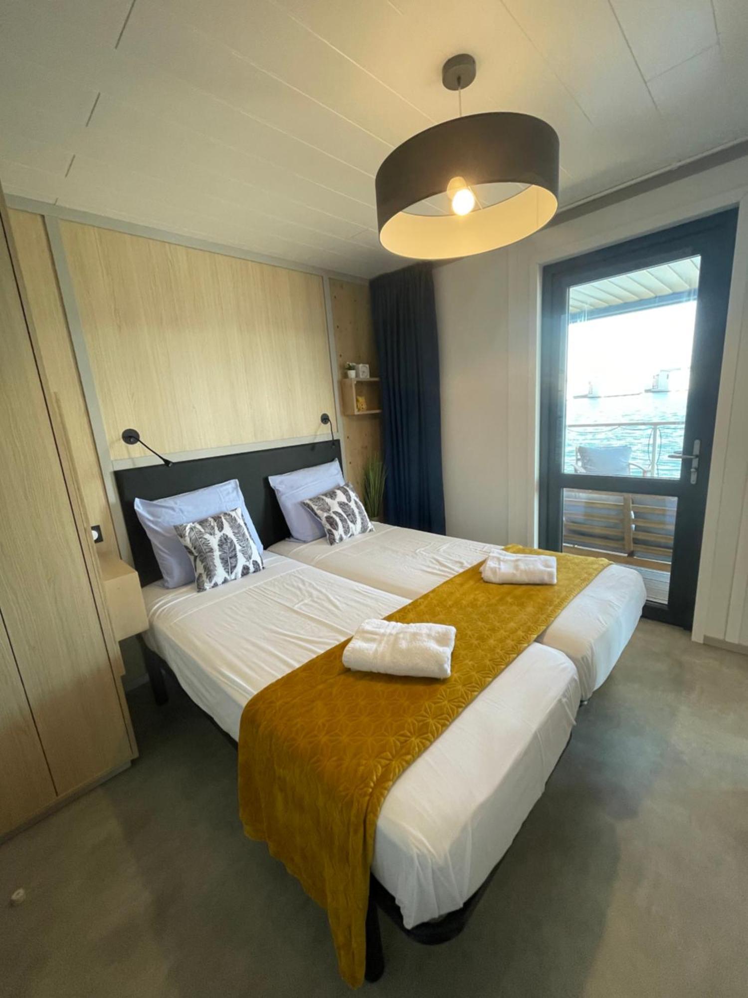 Two-Bedroom LodgeBoat Yacht Club Side