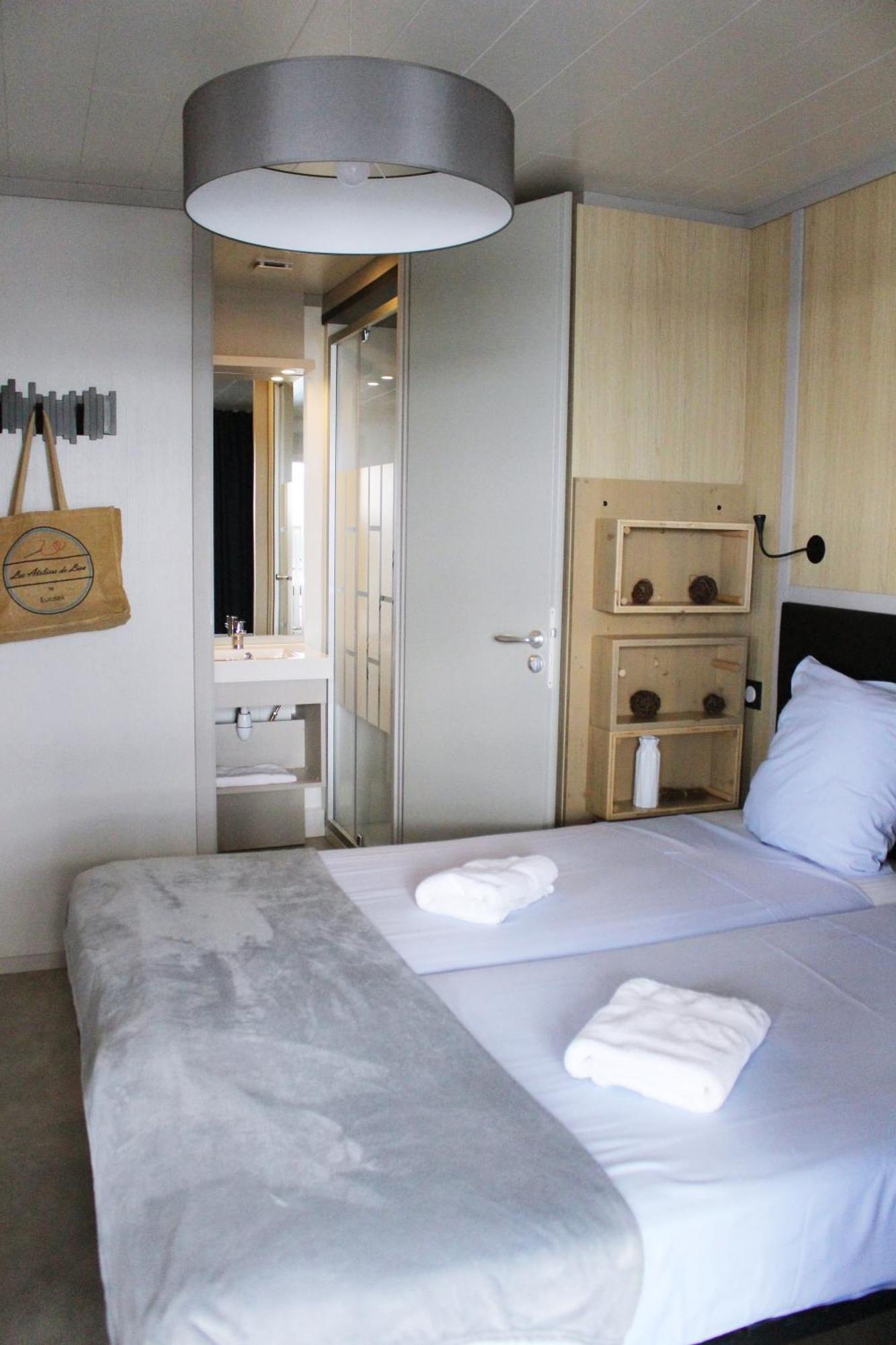 Two-Bedroom LodgeBoat Yacht Club Side