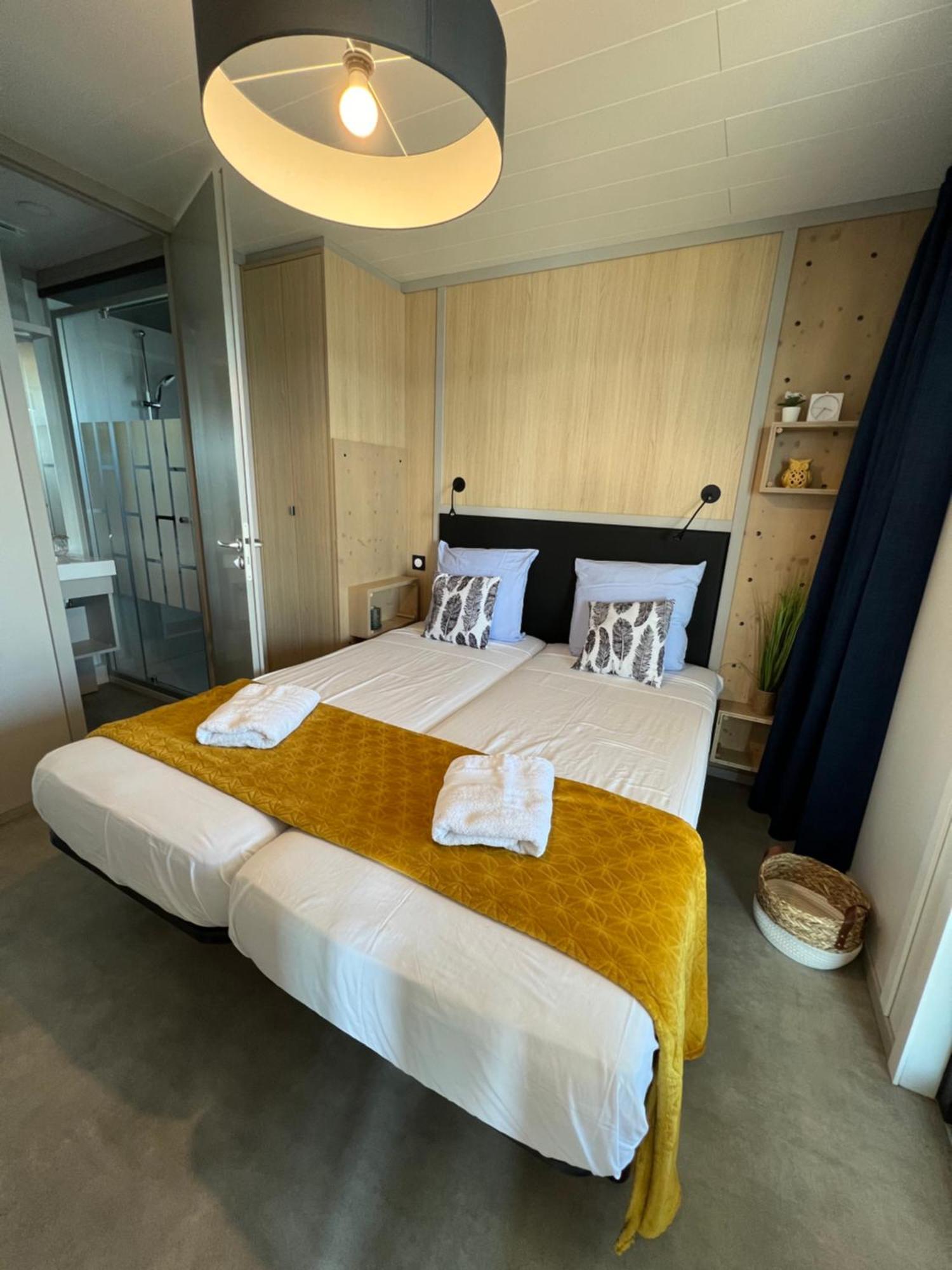 Two-Bedroom LodgeBoat Yacht Club Side