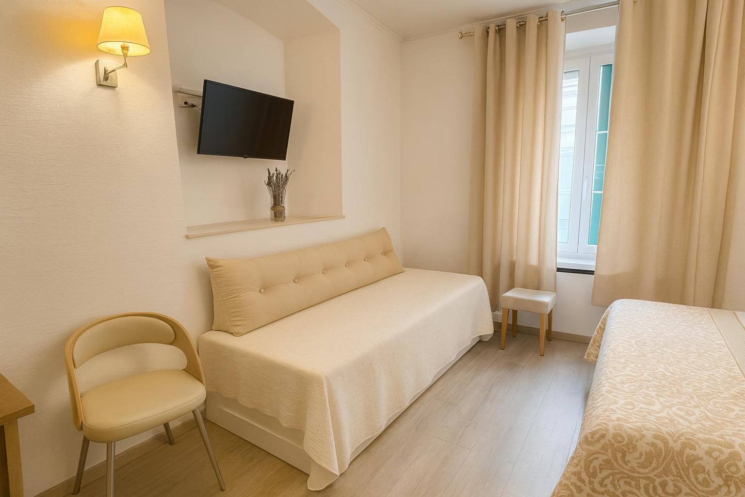 Triple Room