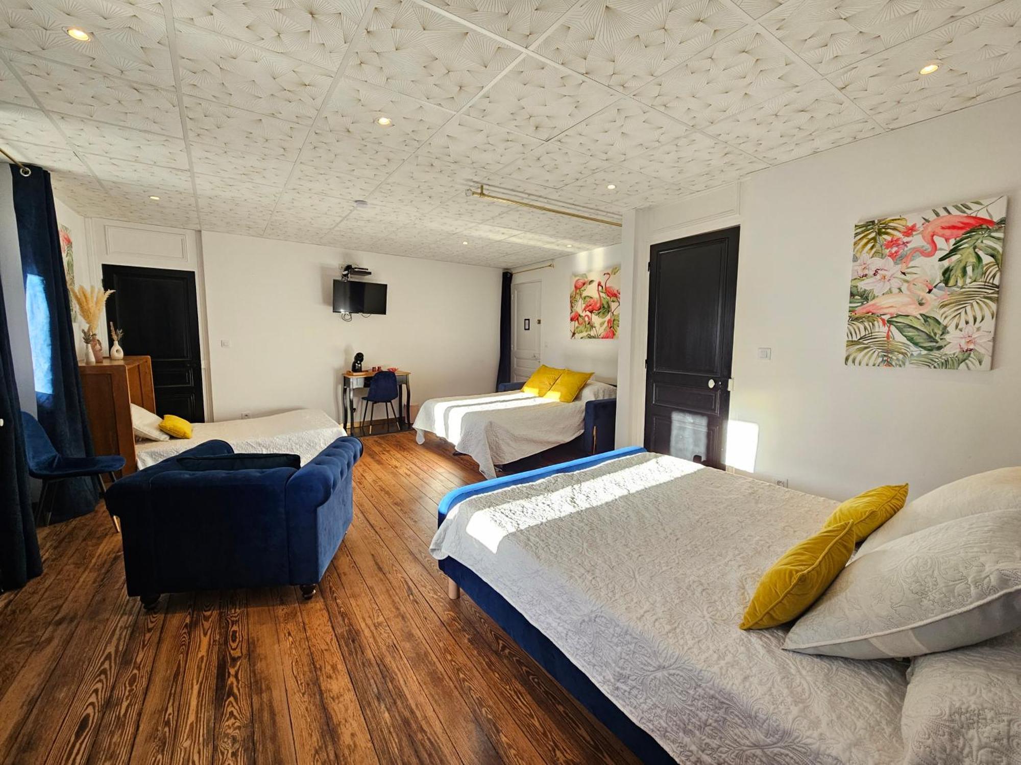 Deluxe Family Suite