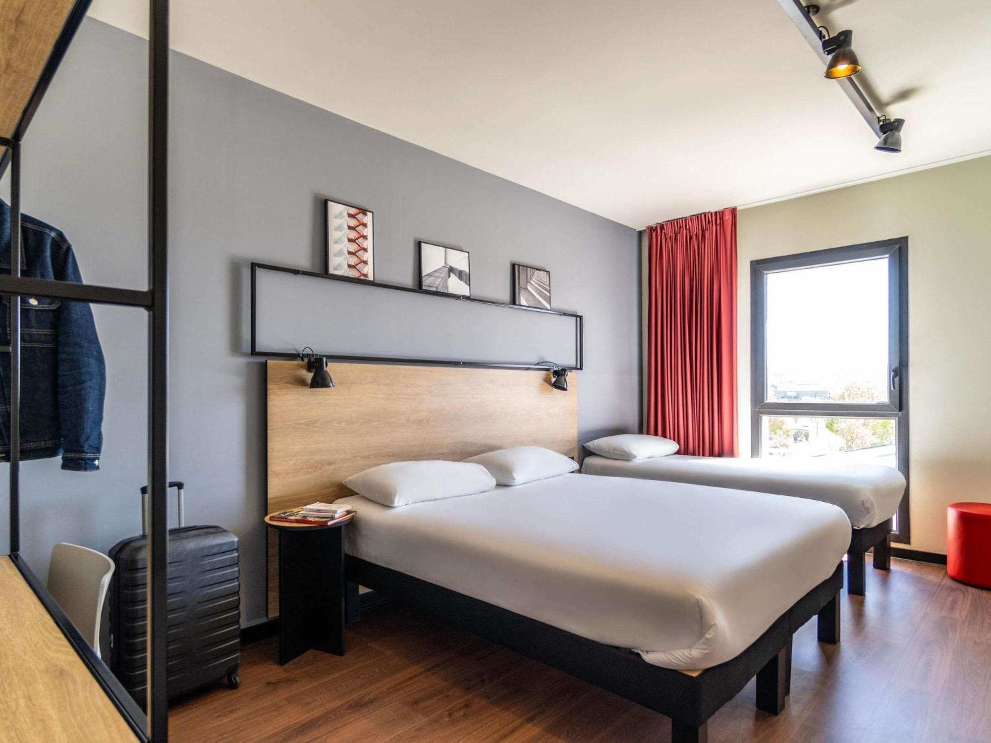 Chambre Standard avec 1 Lit Double et 1 Lit Simple