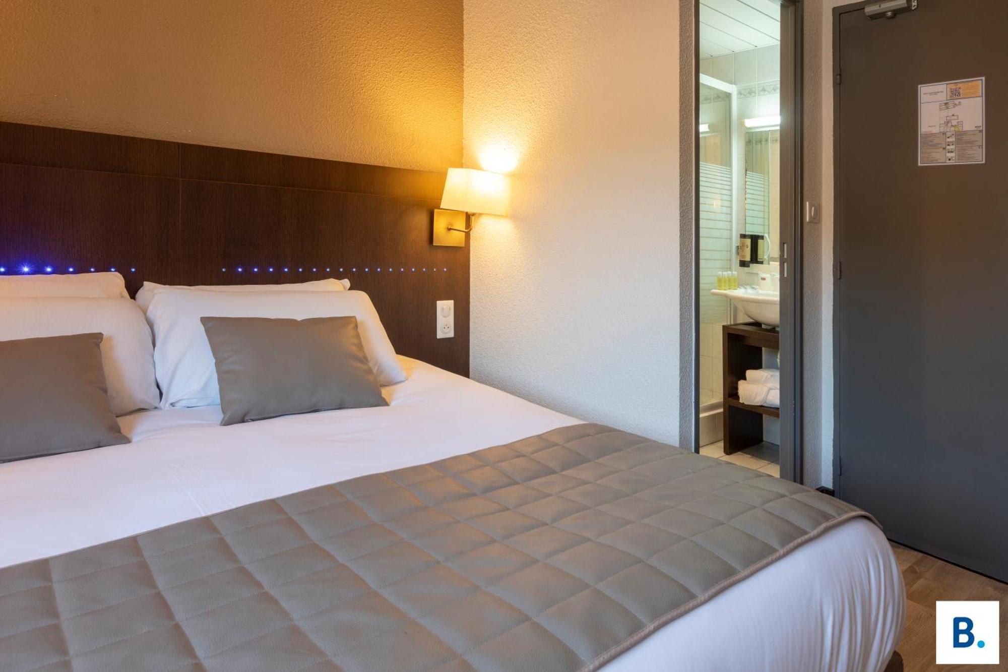 Small Double or Twin Room,1742574841:JPEG
