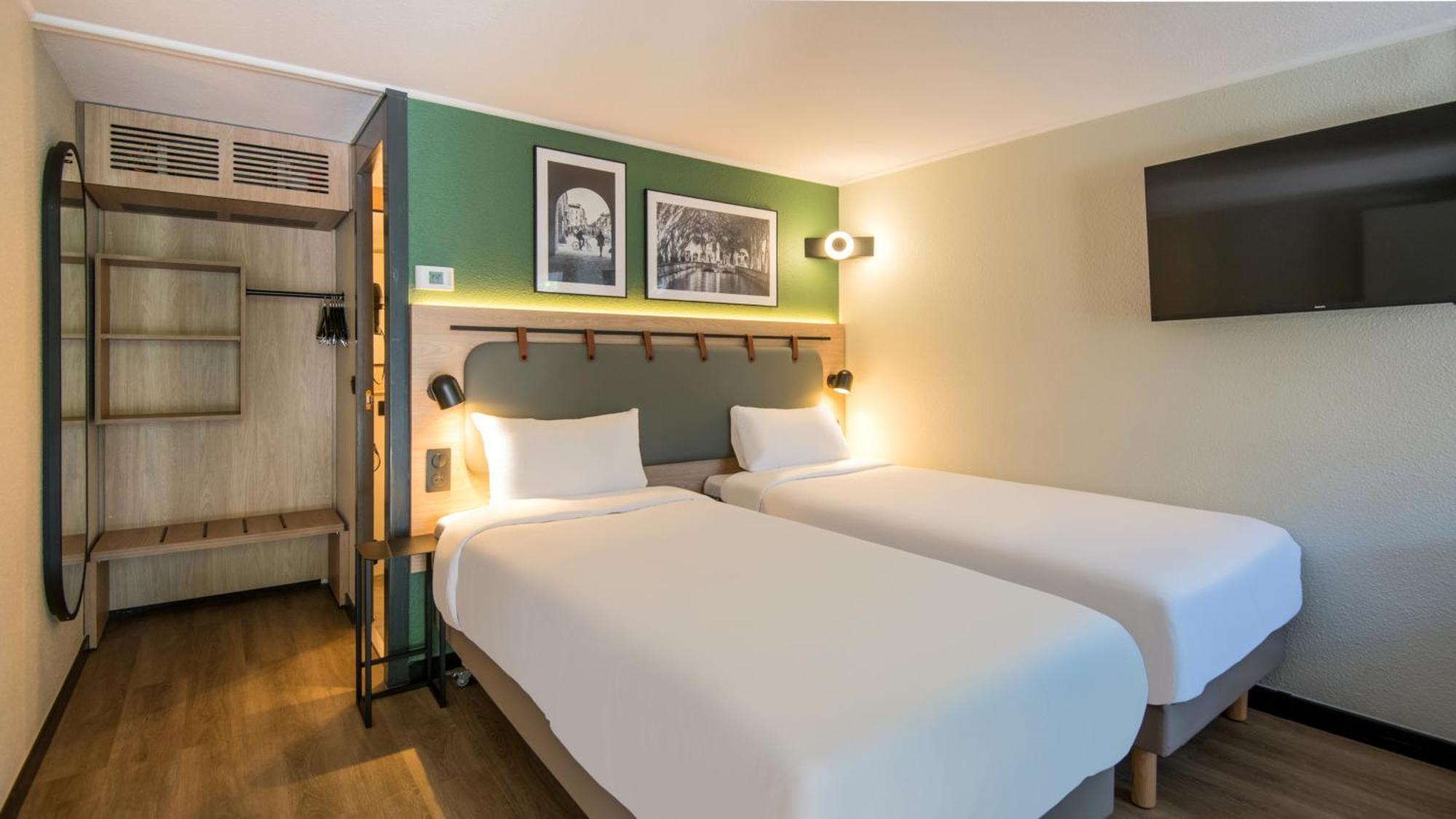 Twin Room,1742574853:JPEG