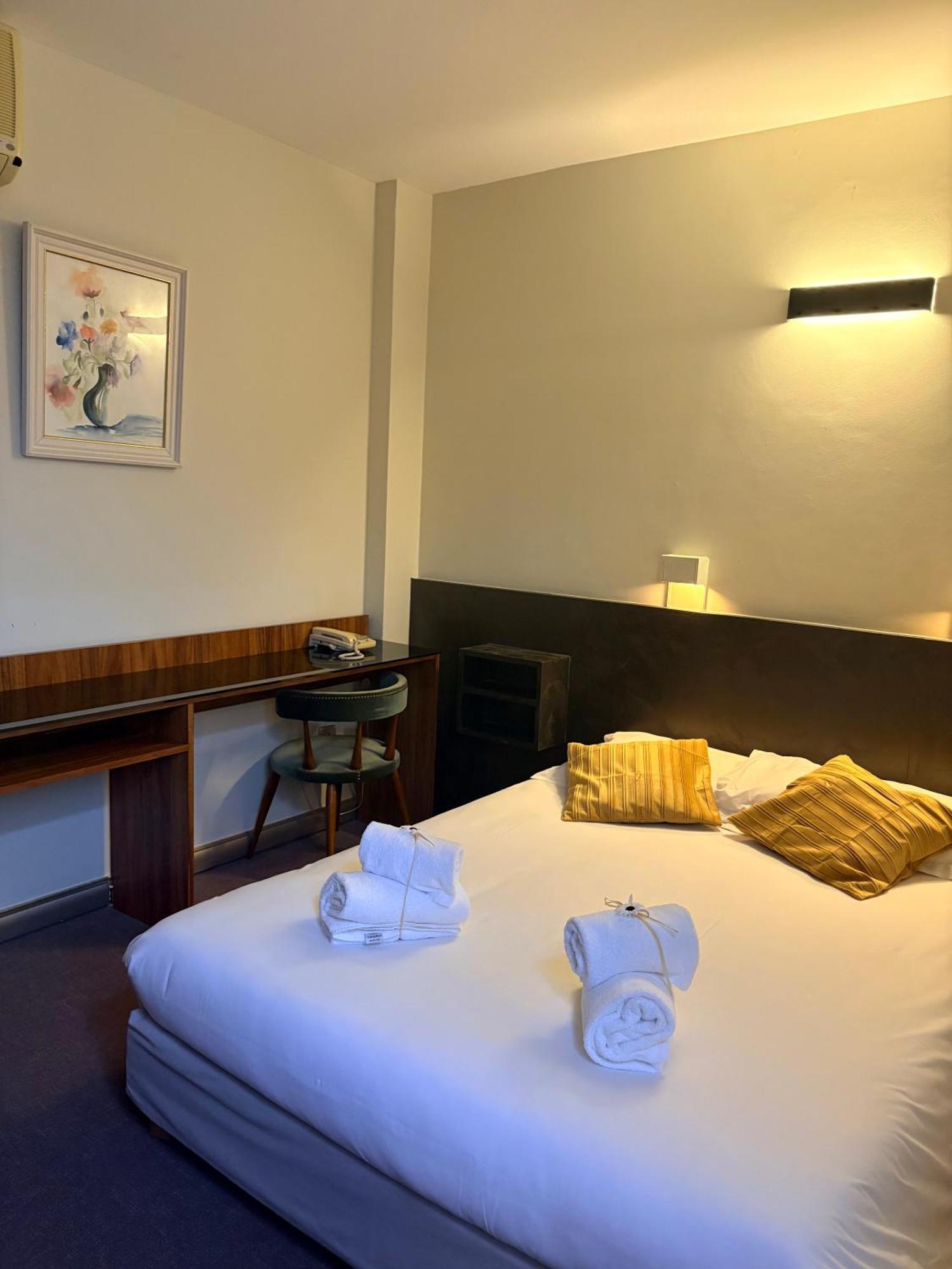 Standard Double Room,1742575422:JPEG