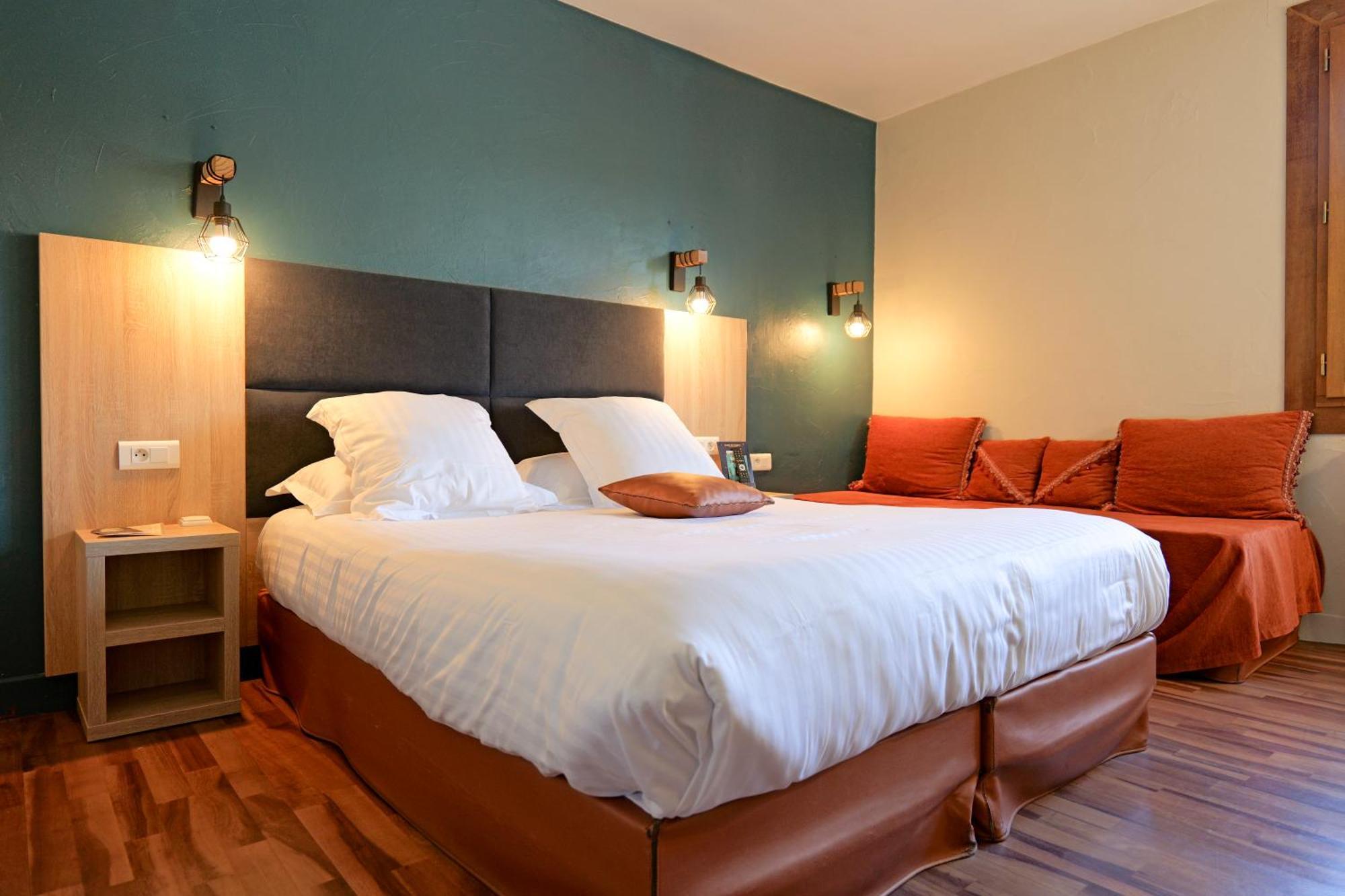 Superior Triple Room,1742576587:JPEG